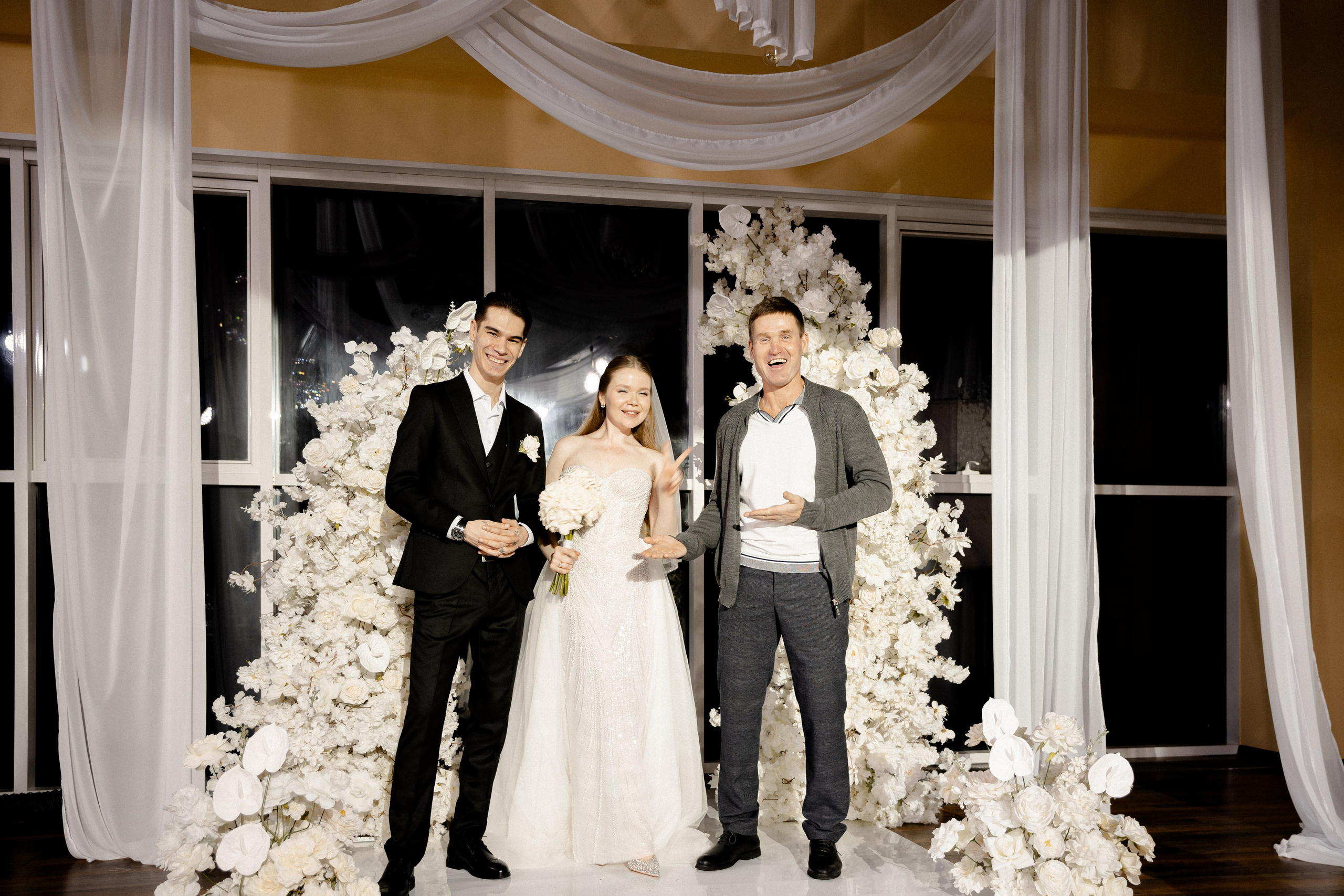 СВАДЕБНАЯ СЬЕМКА СБОРОВ В ОТЕЛЕ И ВЫЕЗД НА ЦЕРЕМОНИЮ (СНЯТО В СИБИРЕ В НИЖНЕВАРТОВСКЕ). Профессиональный фотограф, Санкт-Петербург — Виктория Богомолова