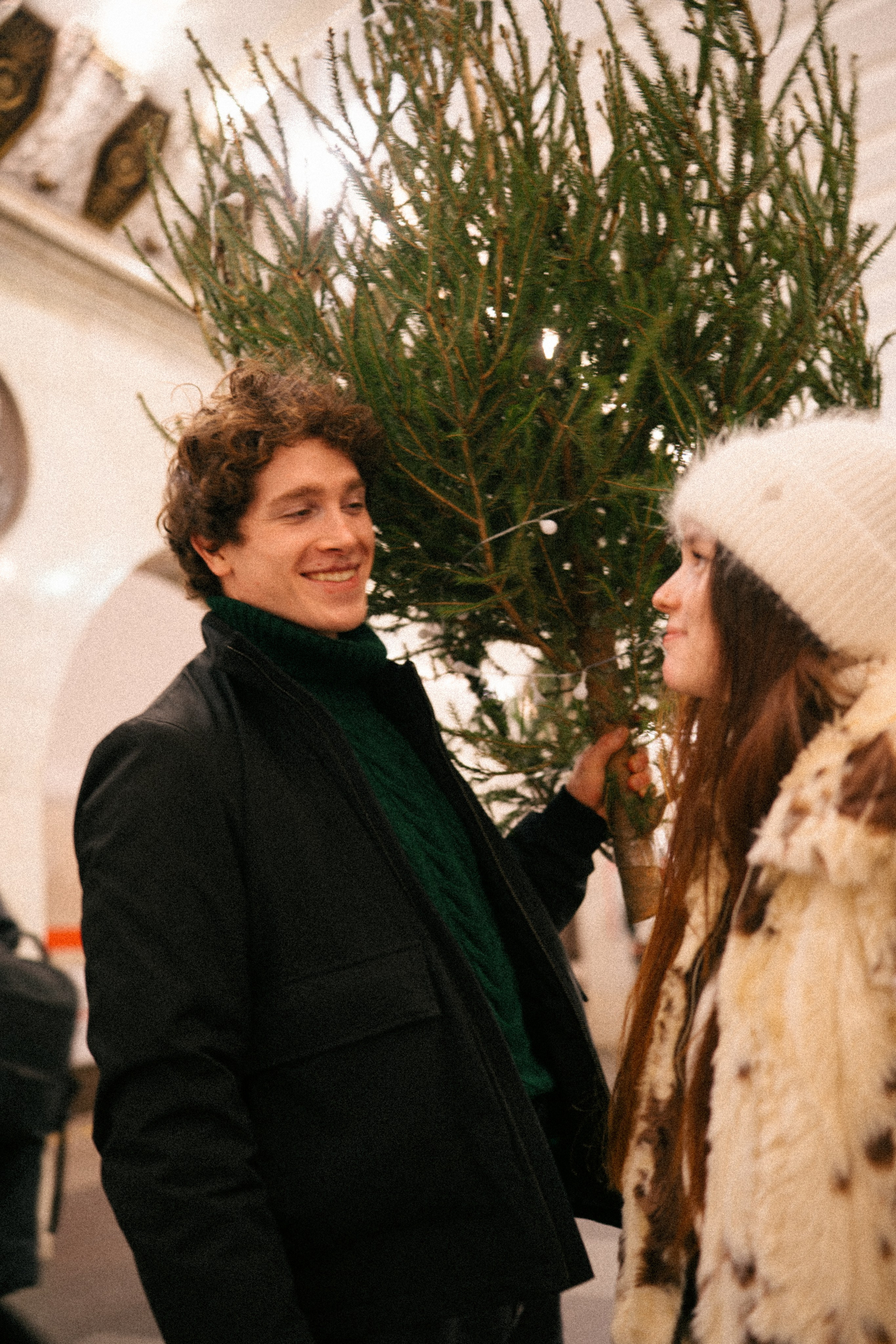 НОВОГОДНЯЯ ПРОГУЛКА ПАРЫ ПО ЧЕРНЫШЕВСКОЙ ПЕРЕД НОВЫМ ГОДОМ. Профессиональный фотограф, Санкт-Петербург — Виктория Богомолова