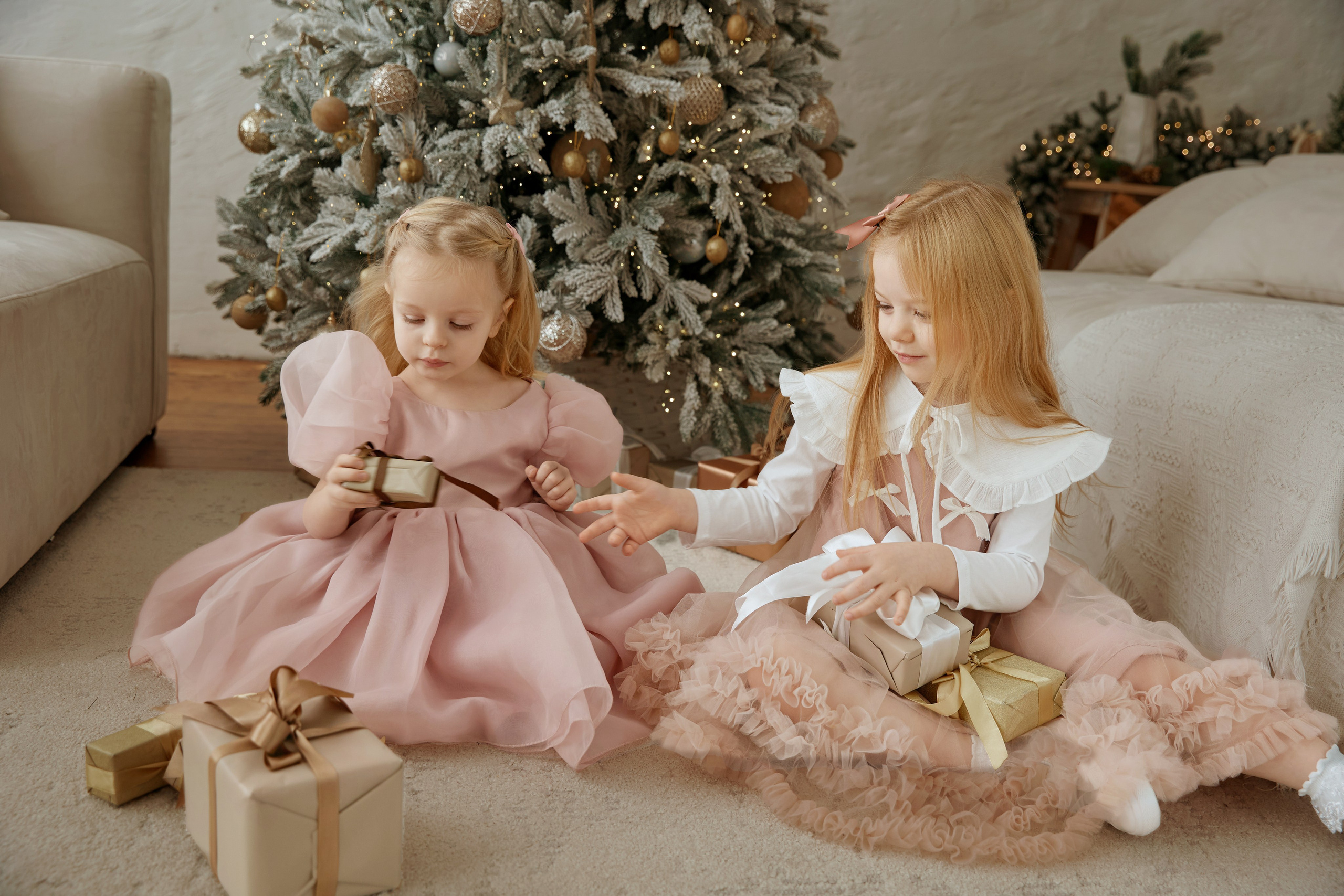 Полина с дочками. Фотограф женского портрета, беременности и материнства Харькова Елена