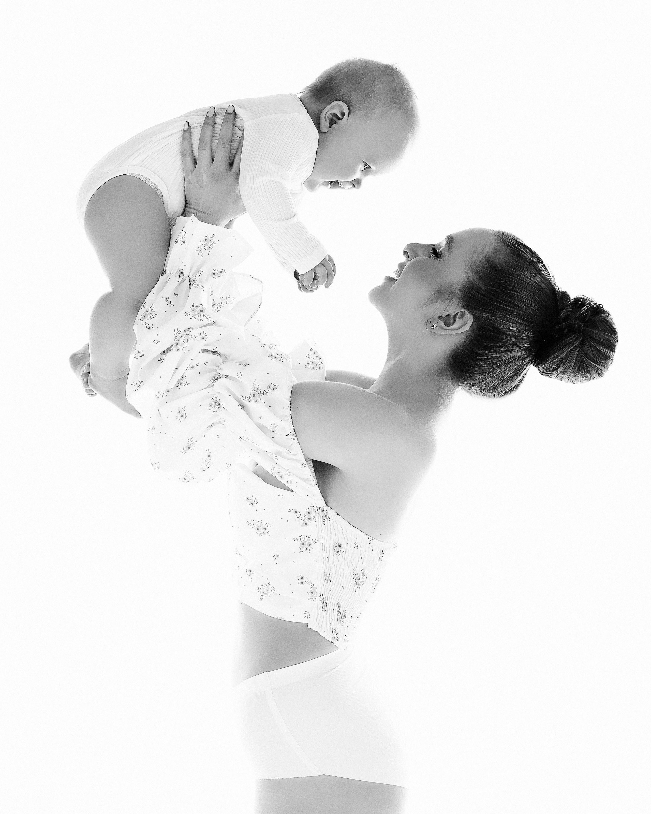 MOMMY & BABY. LOS ANGELES MATERNITY & FAMILY PHOGRAPHER