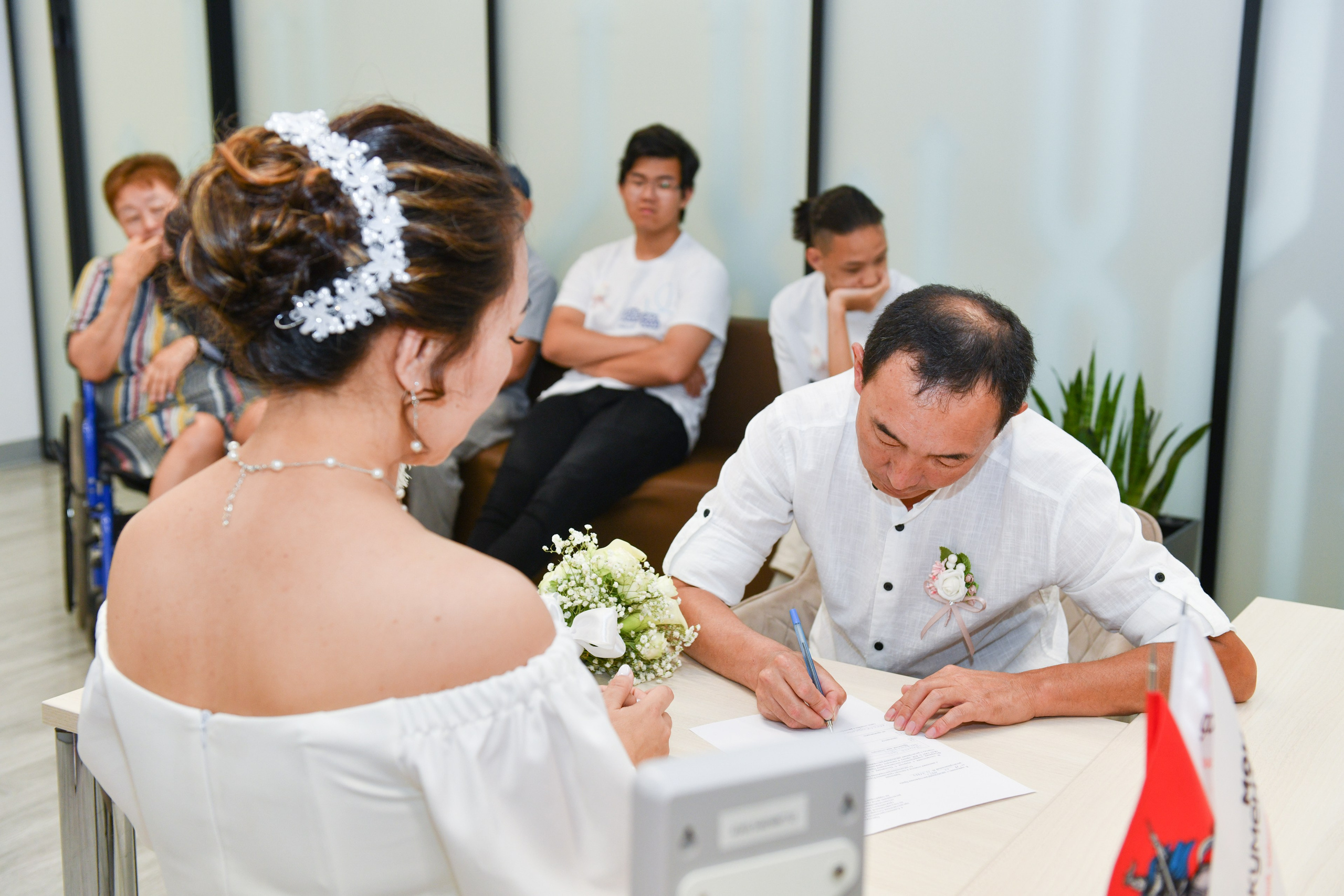 Регистрация брака в МФЦ Ногалы и Олега. Свадебный и портретный фотограф в Москве Галина Борисова