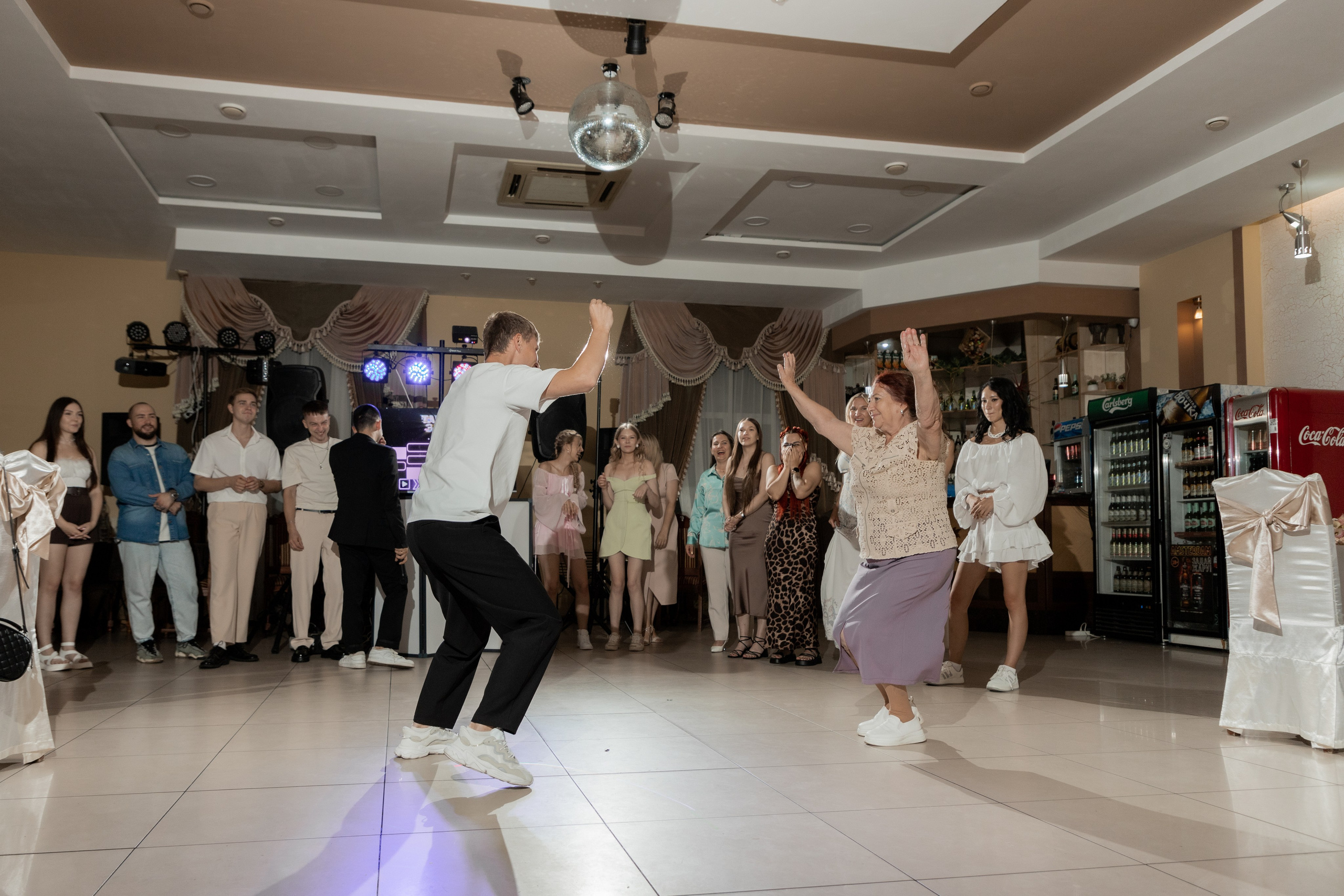 Роман и Александра (банкет). Свадебный фотограф Ангелина Сунгатулина | Саратов | Балаково | Вольск