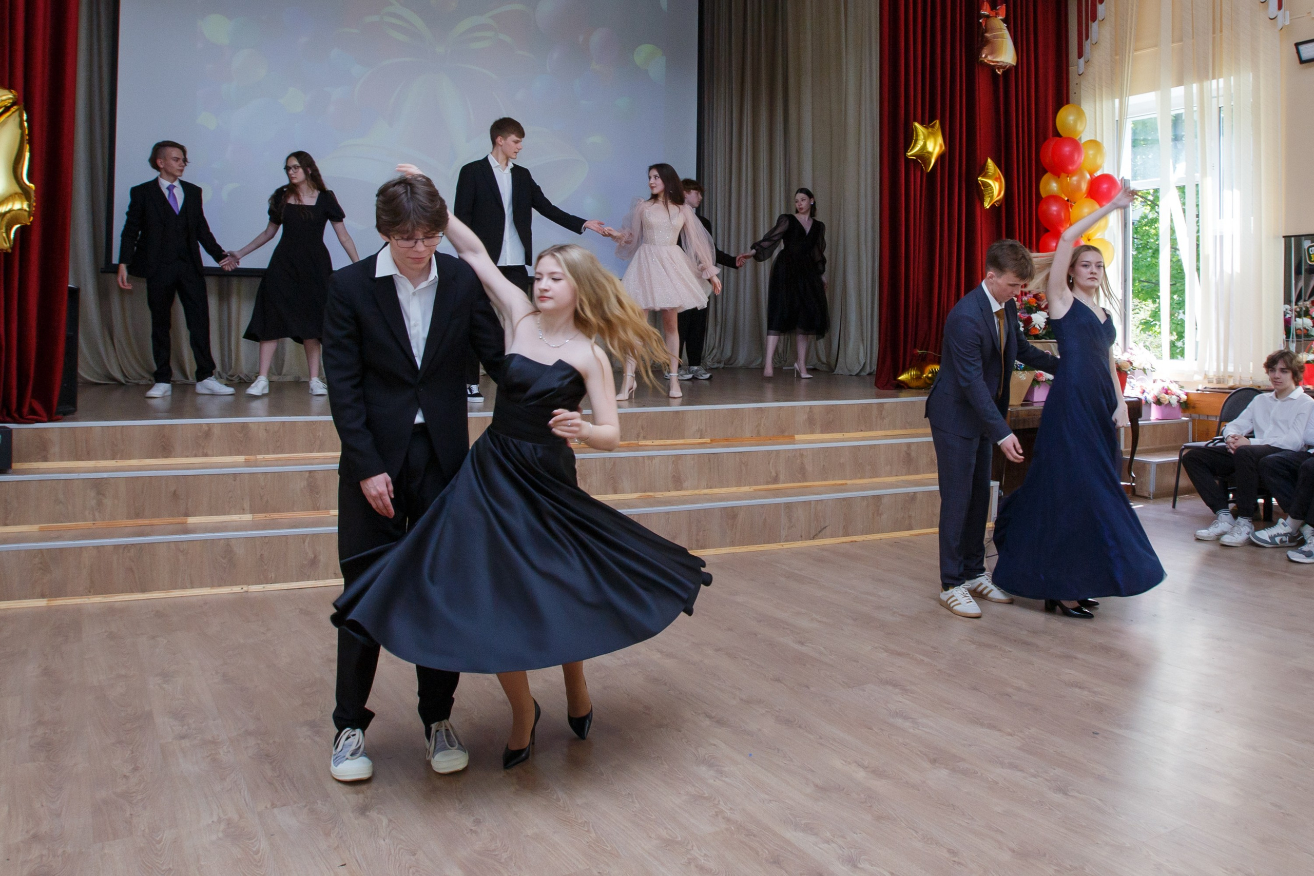 11 класс / Последний звонок / Гимназия № 1558 / г. Москва. Детский и семейный фотограф Мария Киселёва. Москва