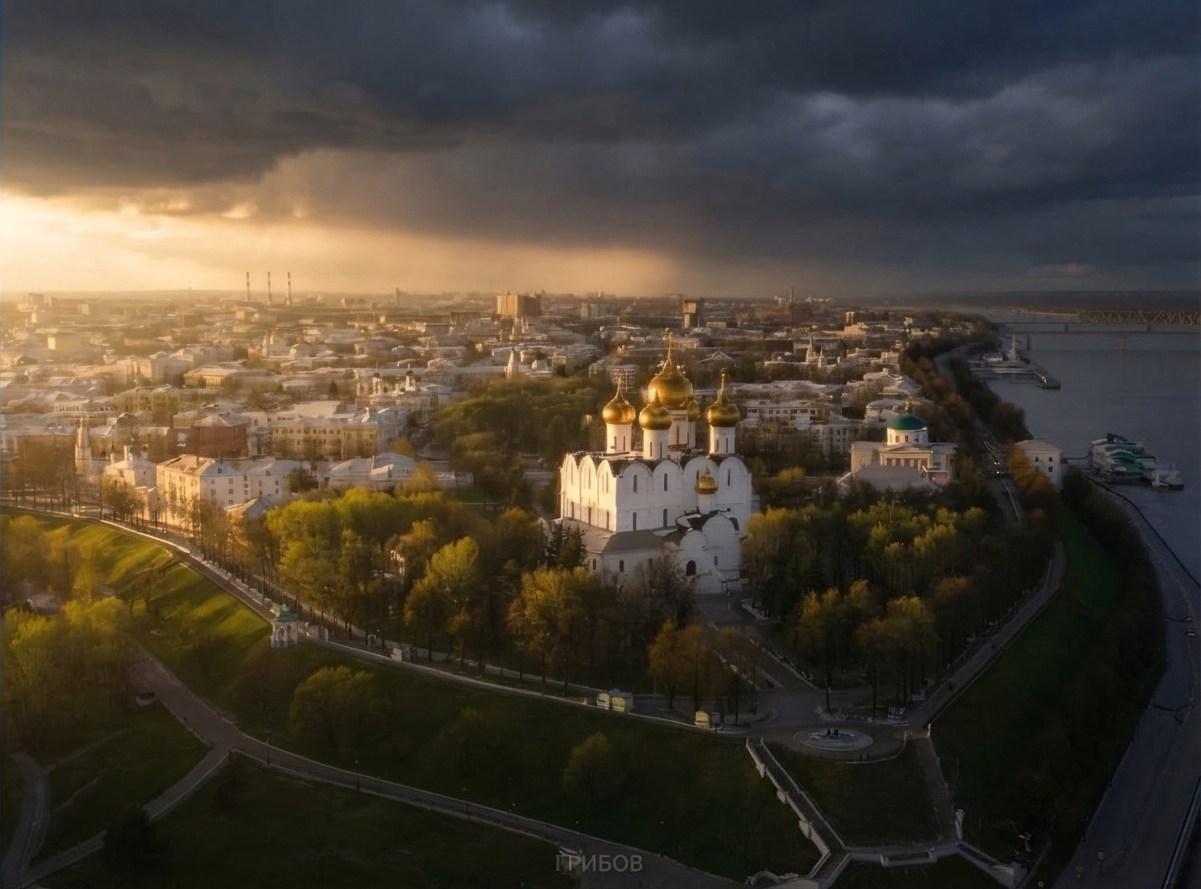 Успенский собор Ярославль, Волга, которосль, Ярославль  аэросъёмка, съёмка с дрона