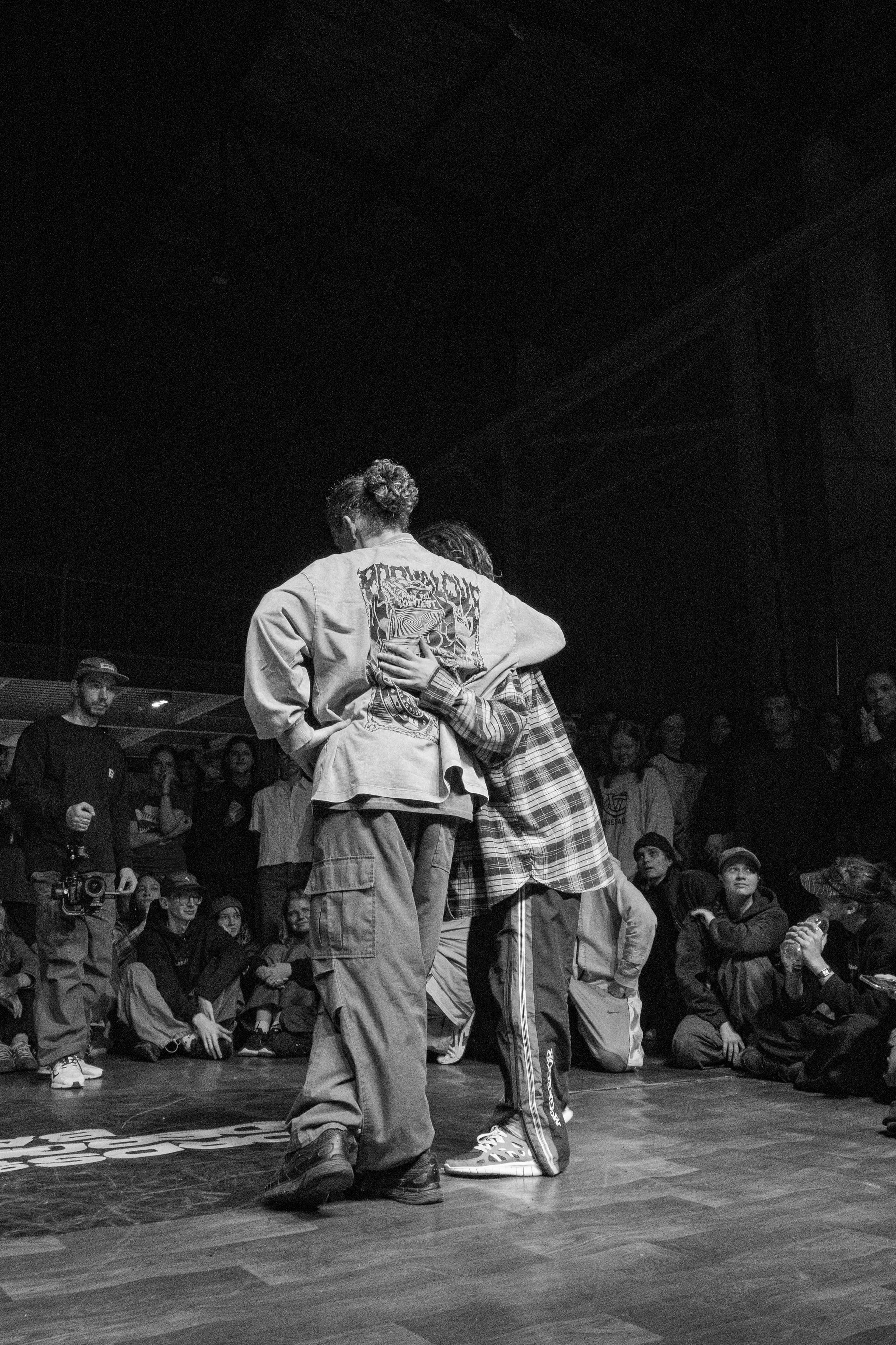 LORDS OF THE UNDERGROUND 27/10/25 (@youlovebu). Соня бу тебя сфоткала