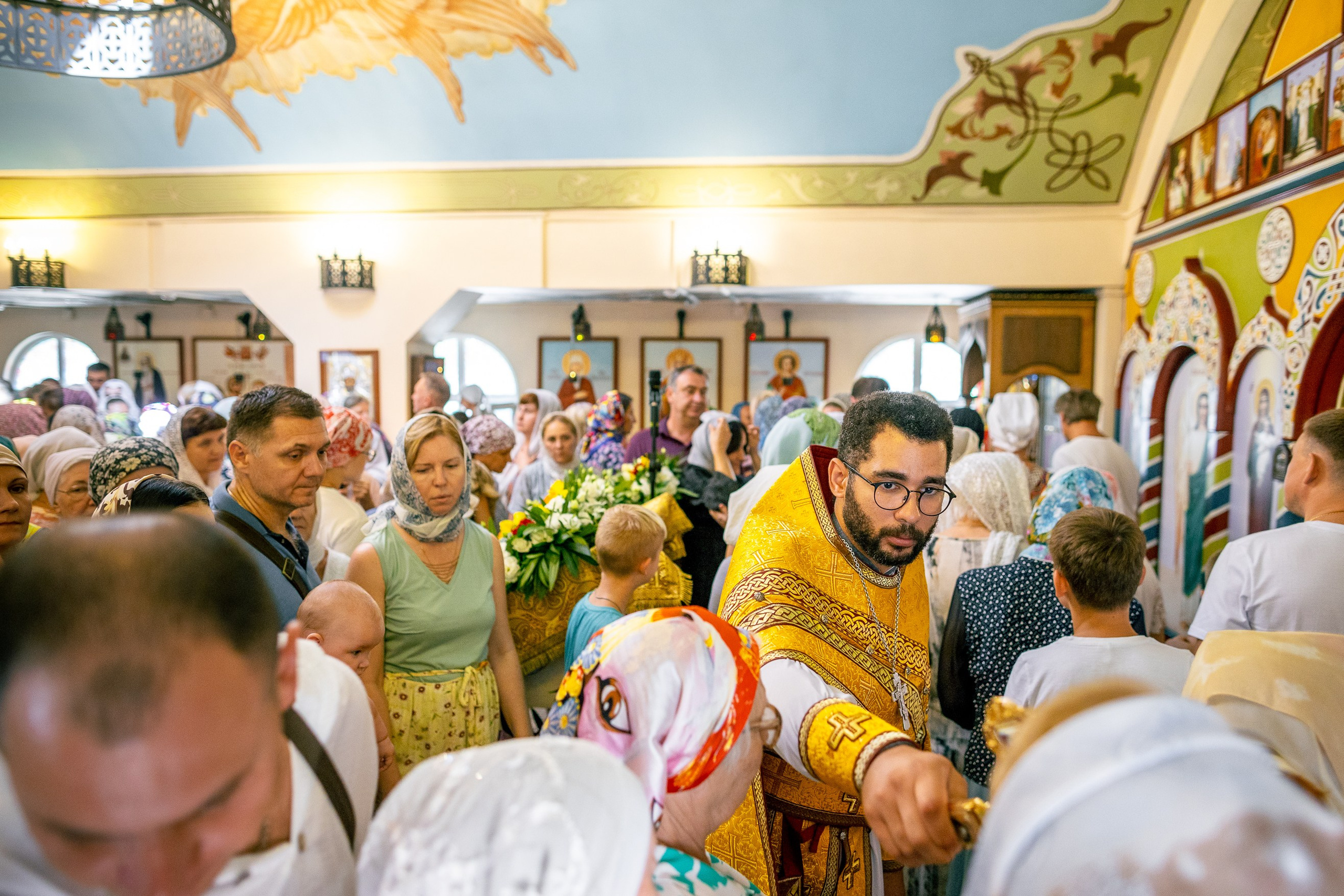 Митрополит Василий. 10 лет Храму Святителя Спиридона Тримифунтского. Фото и видеосъемка любых мероприятий в городе Краснодаре и Краснодарском крае. Щеколдин Антон