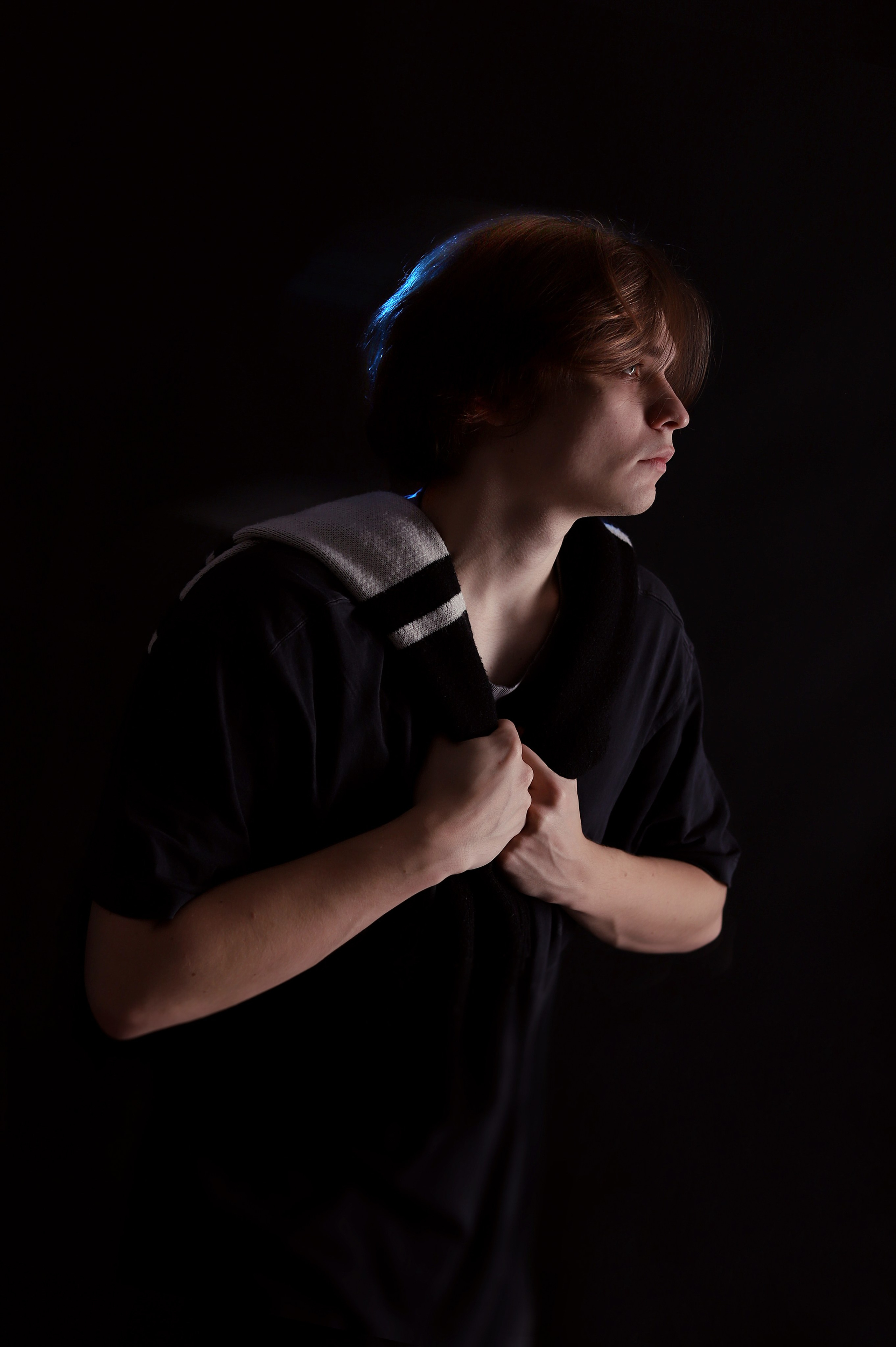 Мужская съемка в студии. Черный фон. Фотограф Кравченко Юлия. Энгельс