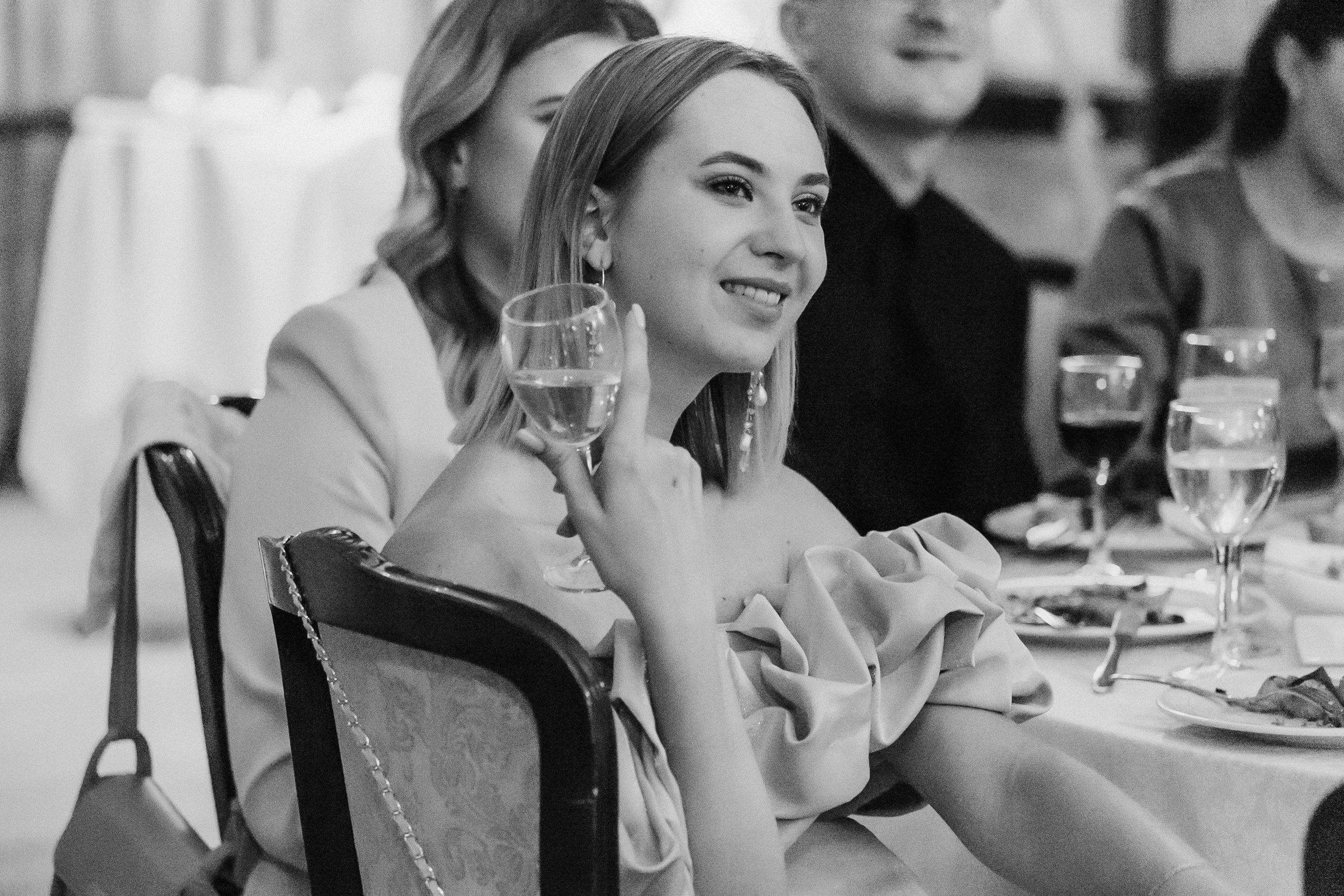 Свадебная осенняя фотосессия Ивана и Лидии в городе. Свадебный и репортажный фотограф в Ярославле и Санкт-Петербурге Роман Микрюков