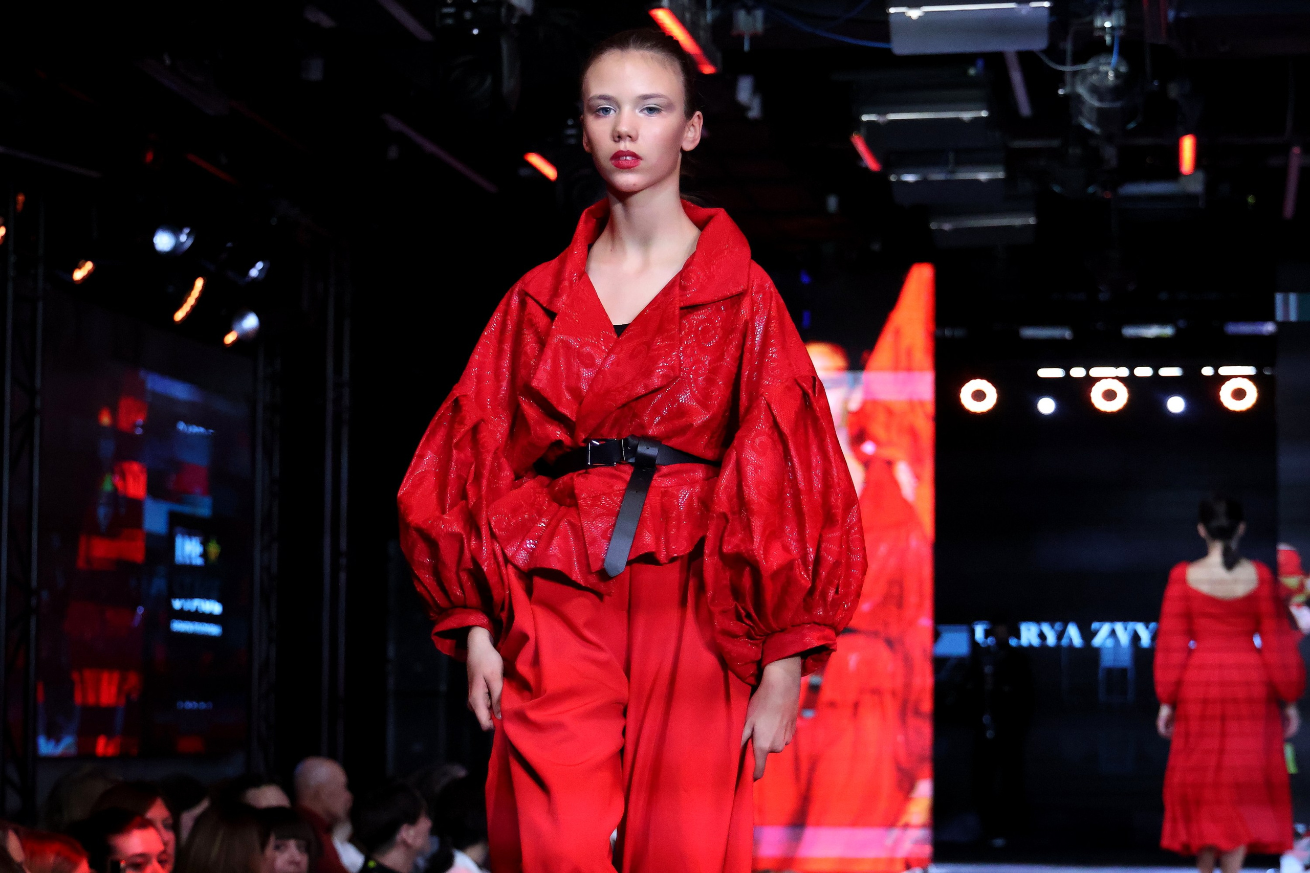 Показ МКММ на Якиманке 26. Спортивный и репортажный фотограф Ермакова Светлана