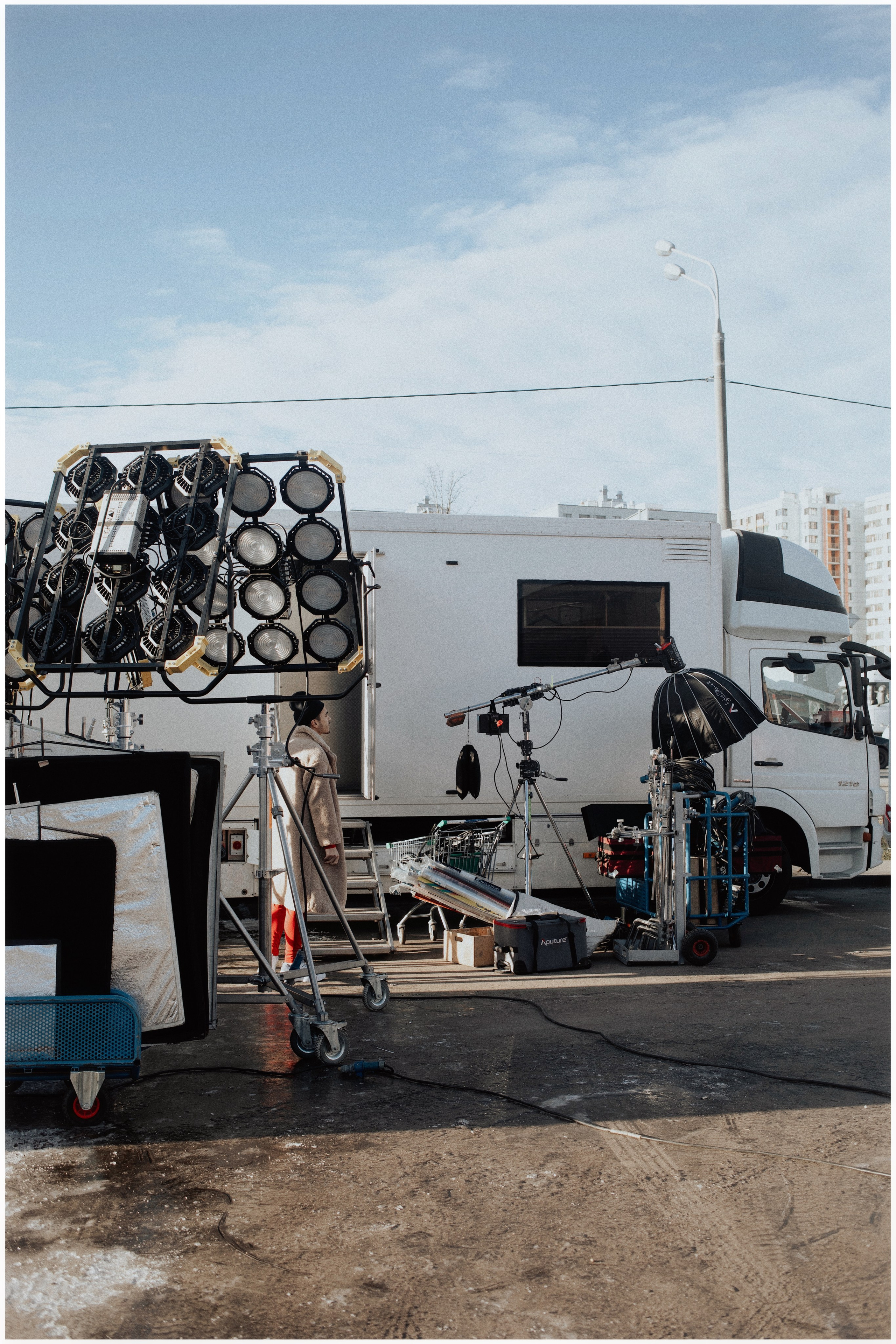 Behind the scenes. Portrait and backstage photographer Nina Crane