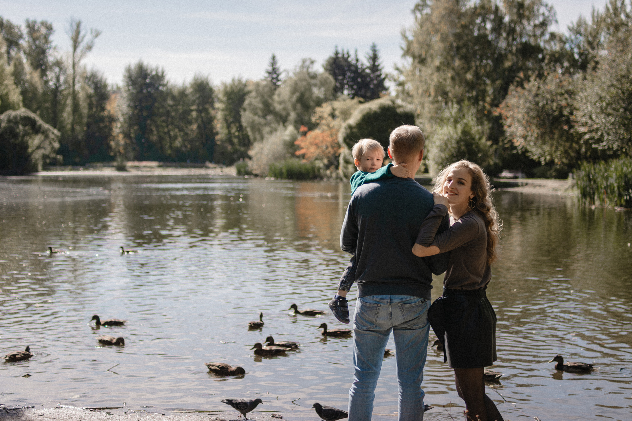 ПРОГУЛКА В ПАРКЕ. Семейный фотограф в Екатеринбурге Всеволод и Марина Пономаревы