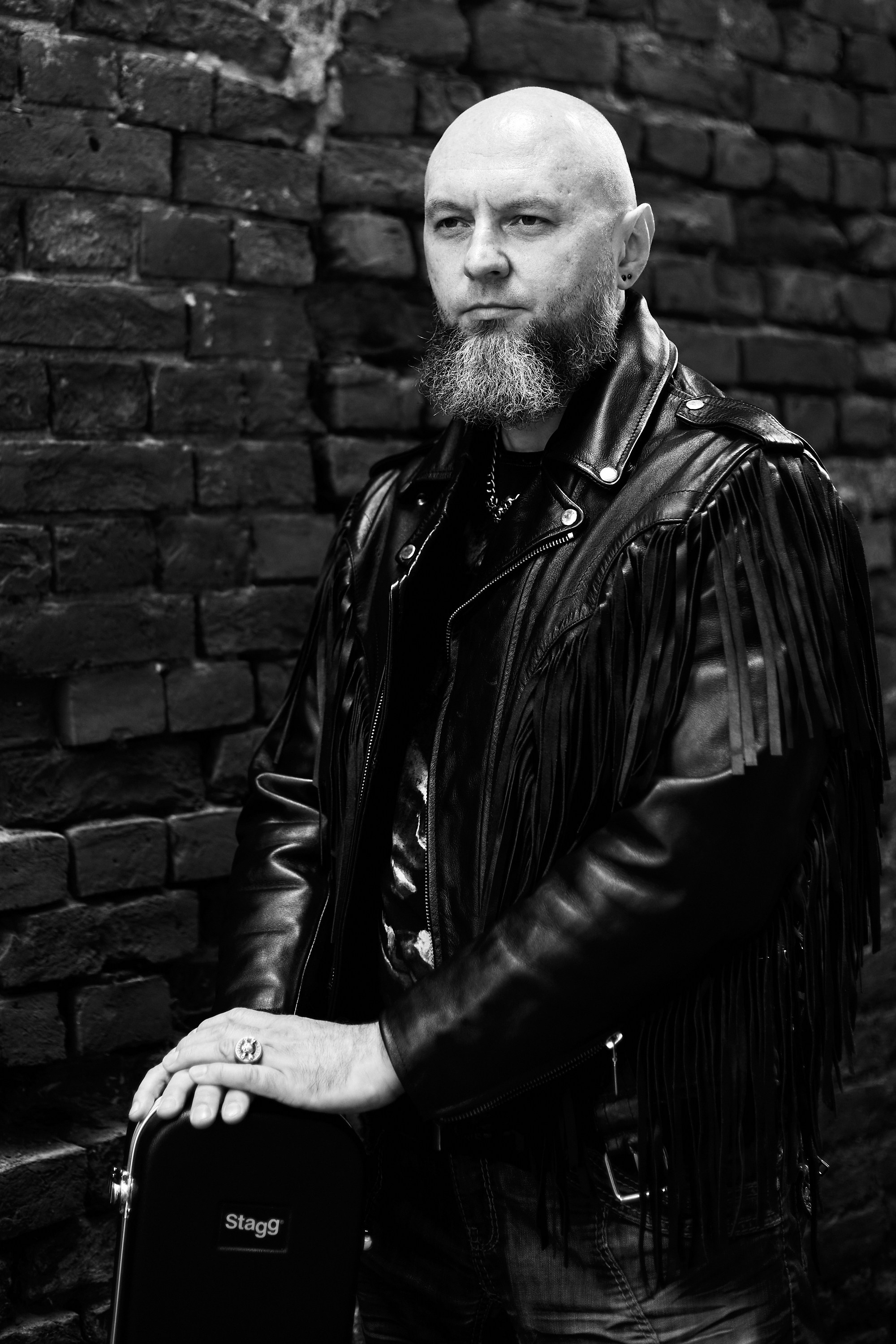 На улице (ЧБ)