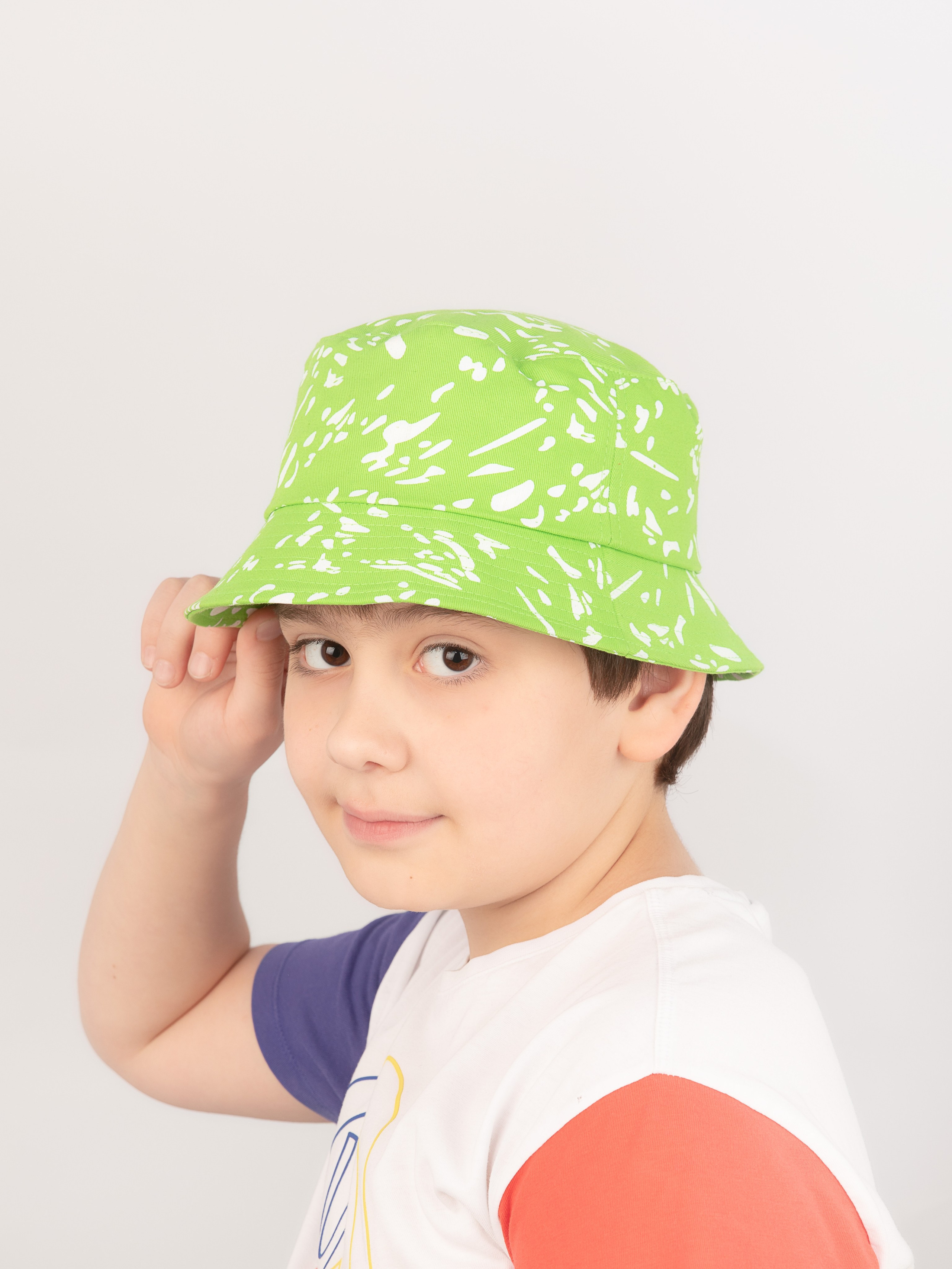 Детские панамки. Фотостудия предметной и модельной съёмки для маркетплейсов