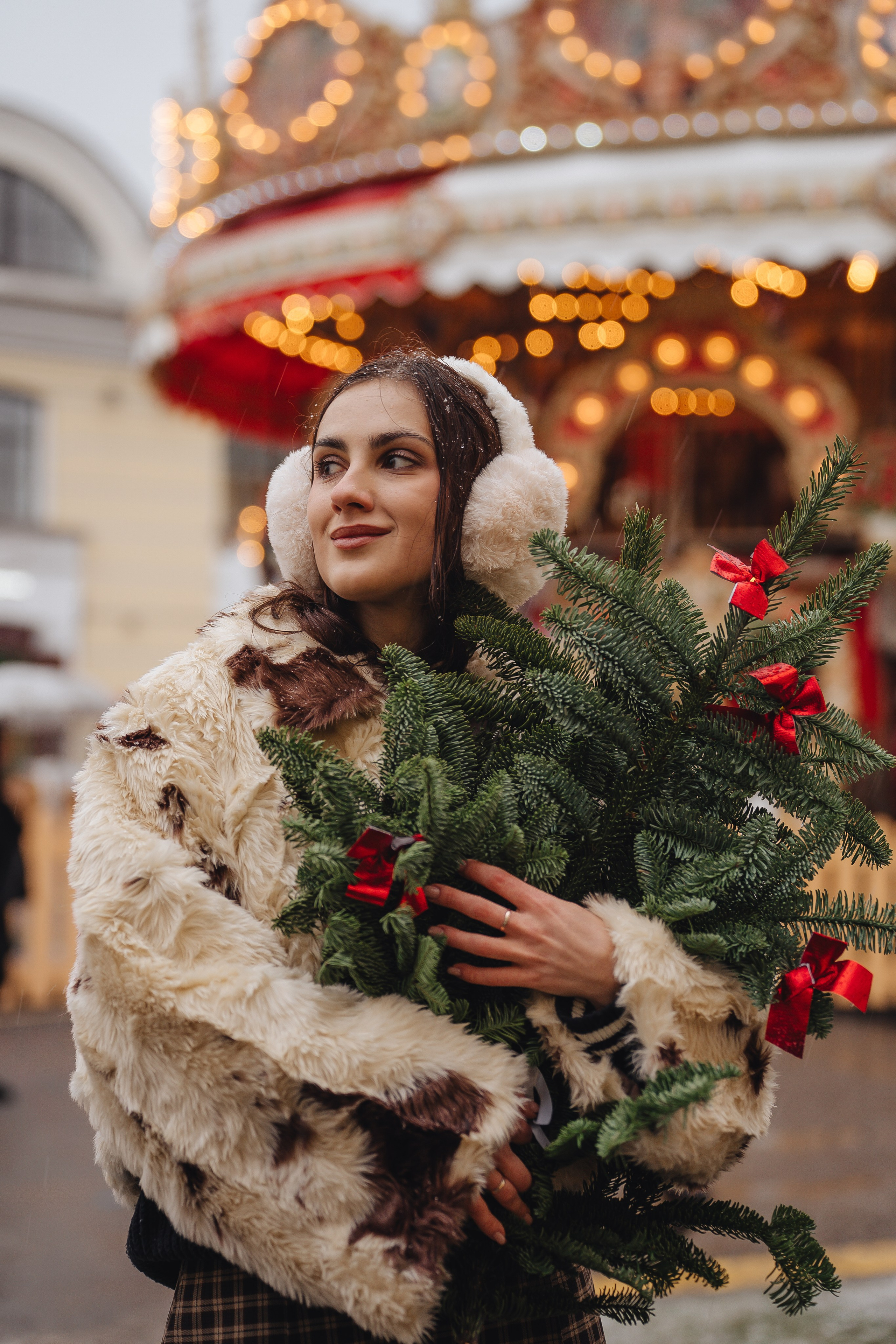 ПРОГУЛКА НА МАНЕЖНОЙ ПЛОЩАДИ ДЛЯ ДЕВУШКИ ПЕРЕД НОВЫМ ГОДОМ (НОВОГОДНЯЯ ФОТОСЕССИИЯ НА МАНЕЖНОЙ ПЛОЩАДИ). Профессиональный фотограф, Санкт-Петербург — Виктория Богомолова