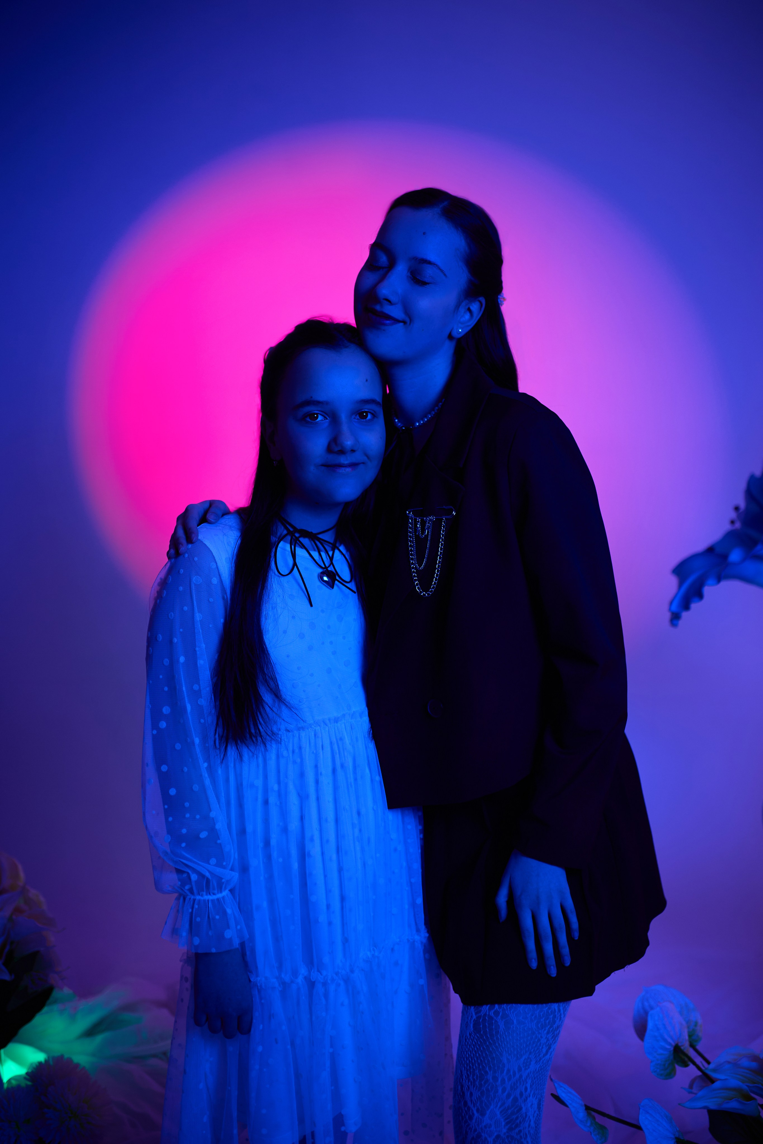 Цветной свет и цветы — фотодень. Фотограф|Катя Рикошетер