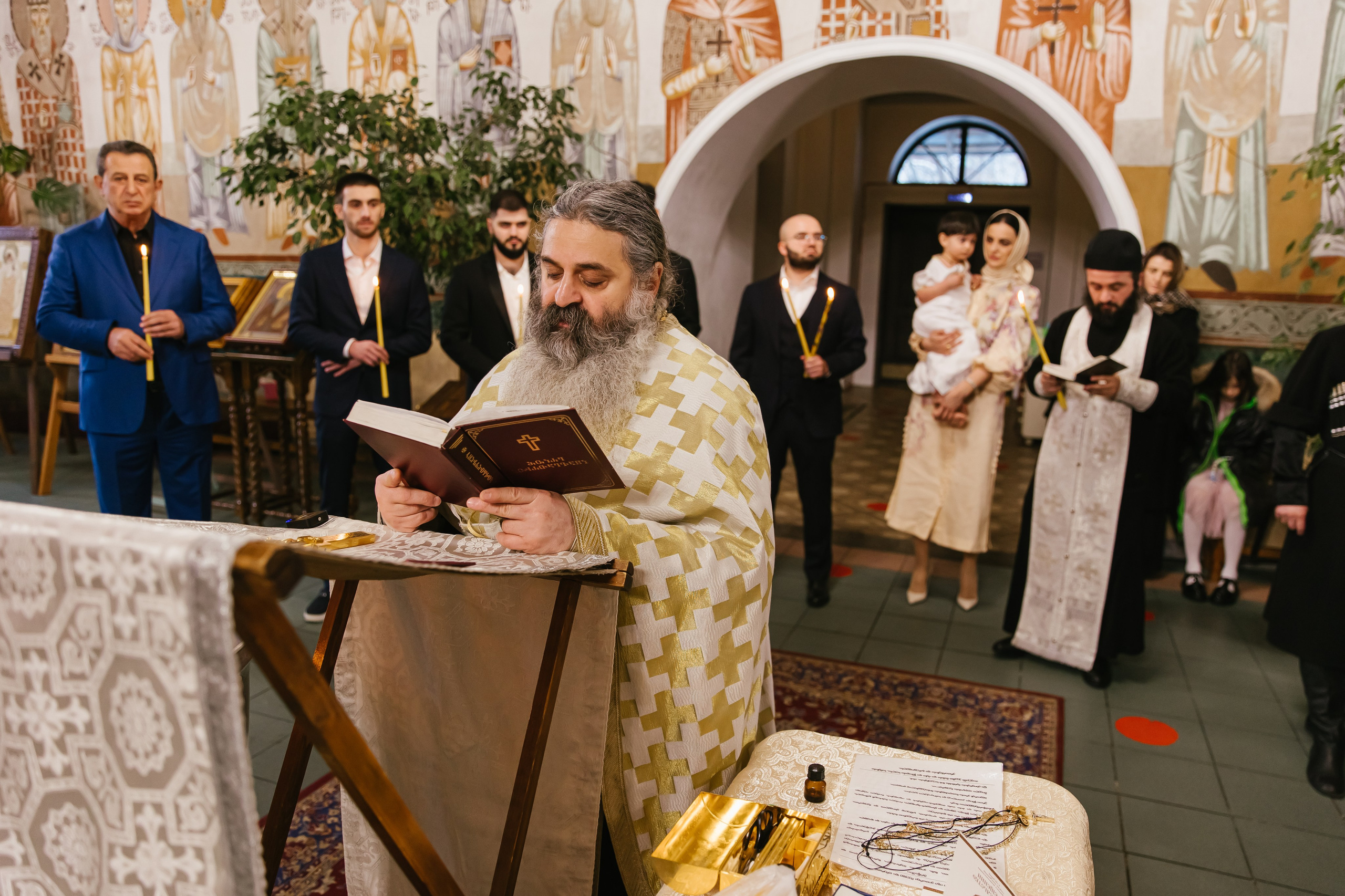 Крещение в Храме Великомученика Георгия Победоносца. Krumstudio фото, видео по Москве и МО