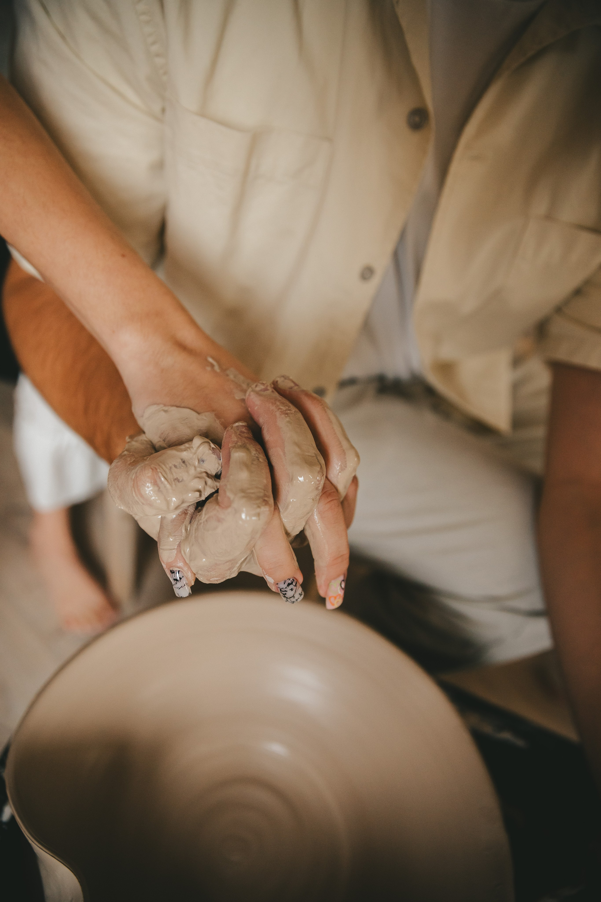 Дима и Даша в гончарной мастерской. Семейный lifestyle фотограф в Санкт-Петербурге Людмила Пахомова