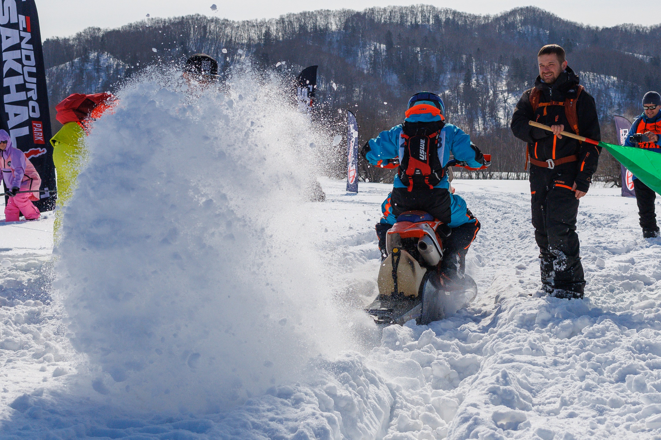 Чемпионат Экстрим Эндуро на сноубайках. Свадебный, семейный и репортажный фотограф в Южно-Сахалинске Артур Петросян