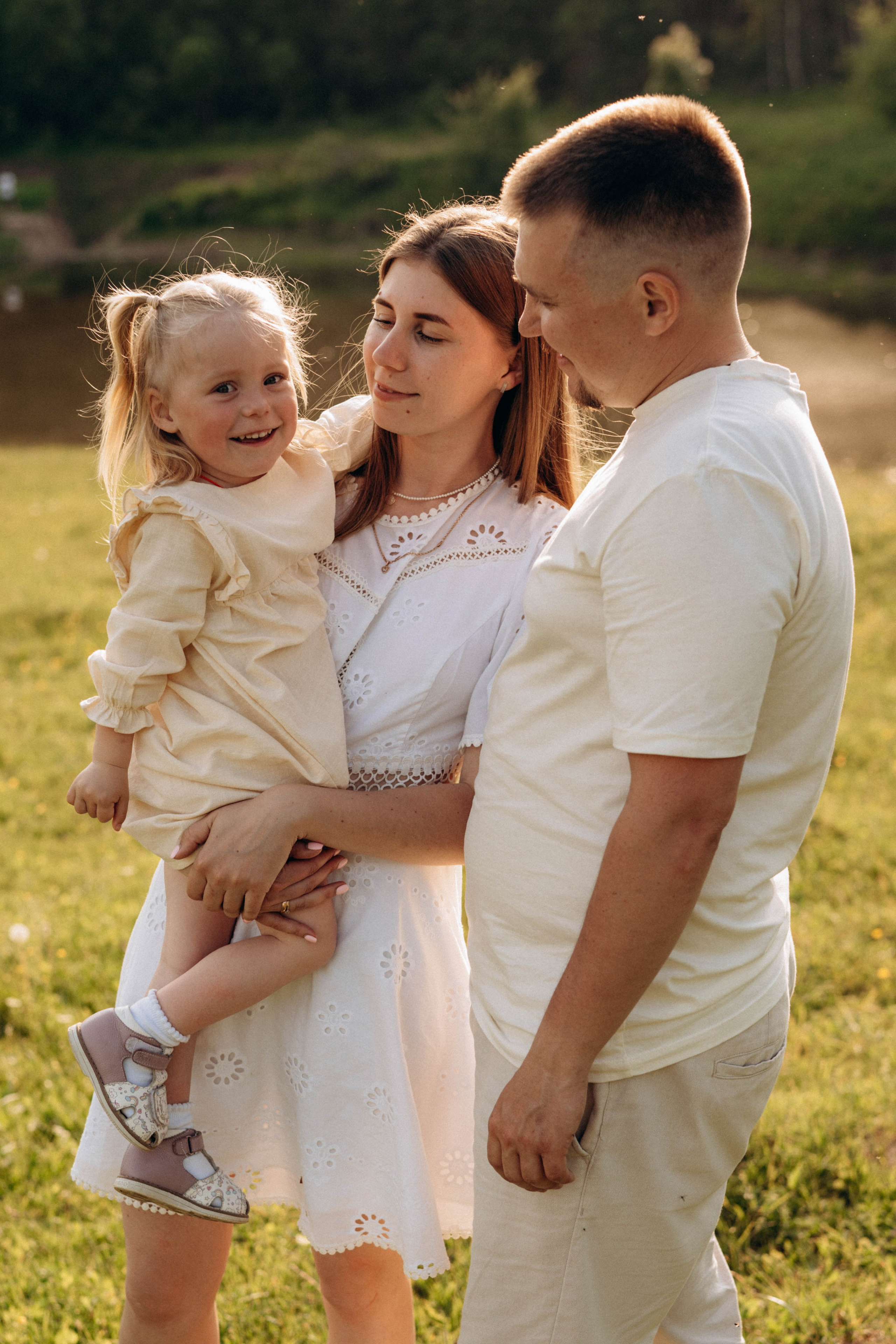 Прогулка Данилы, Алёны и Арины. Свадебный и семейный фотограф в Калуге Анна Киреева