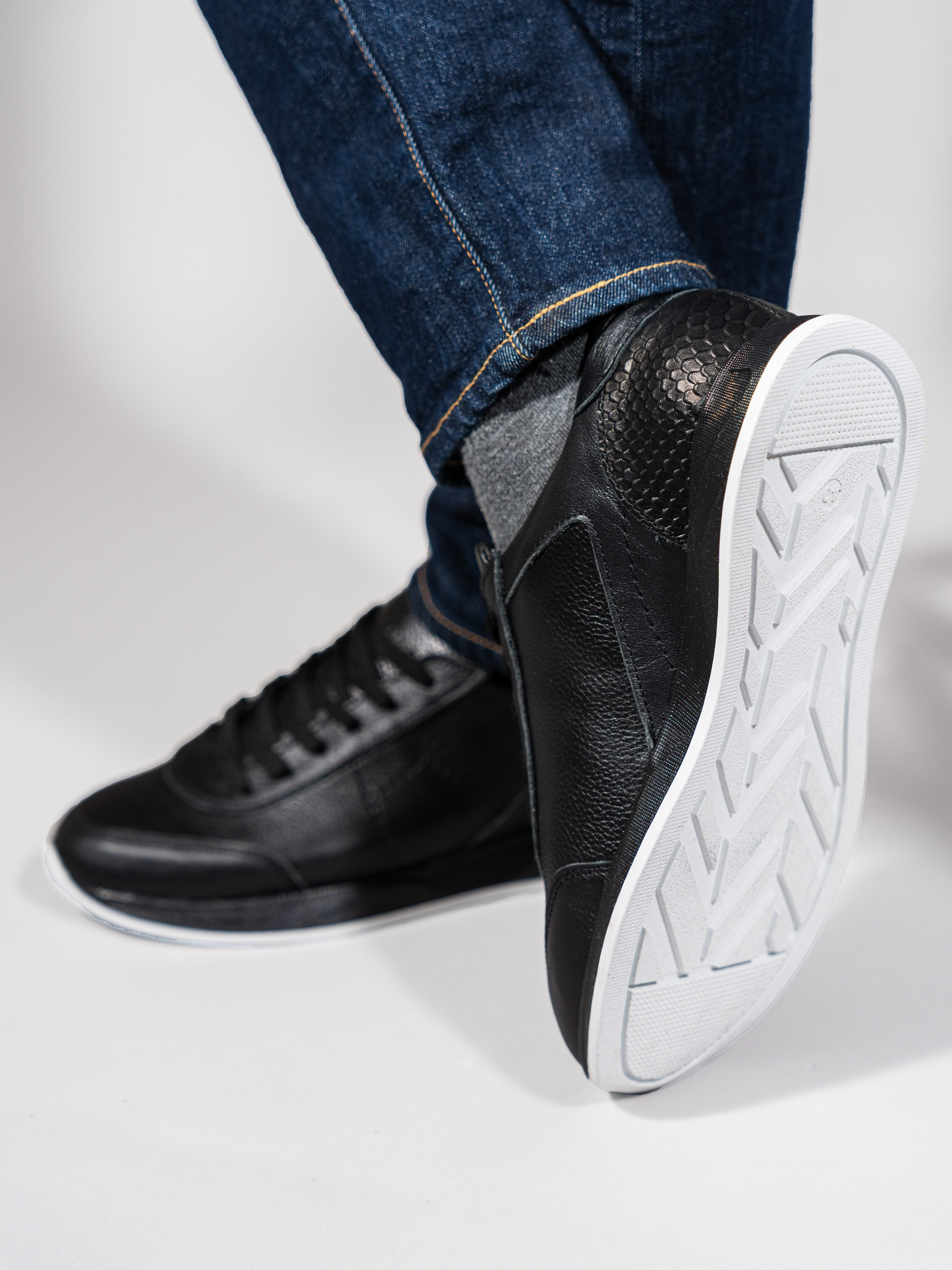 Съемка обуви + модельная съемка. Олейник Денис — предметный фотограф, фотограф для маркетплейсов в Казани