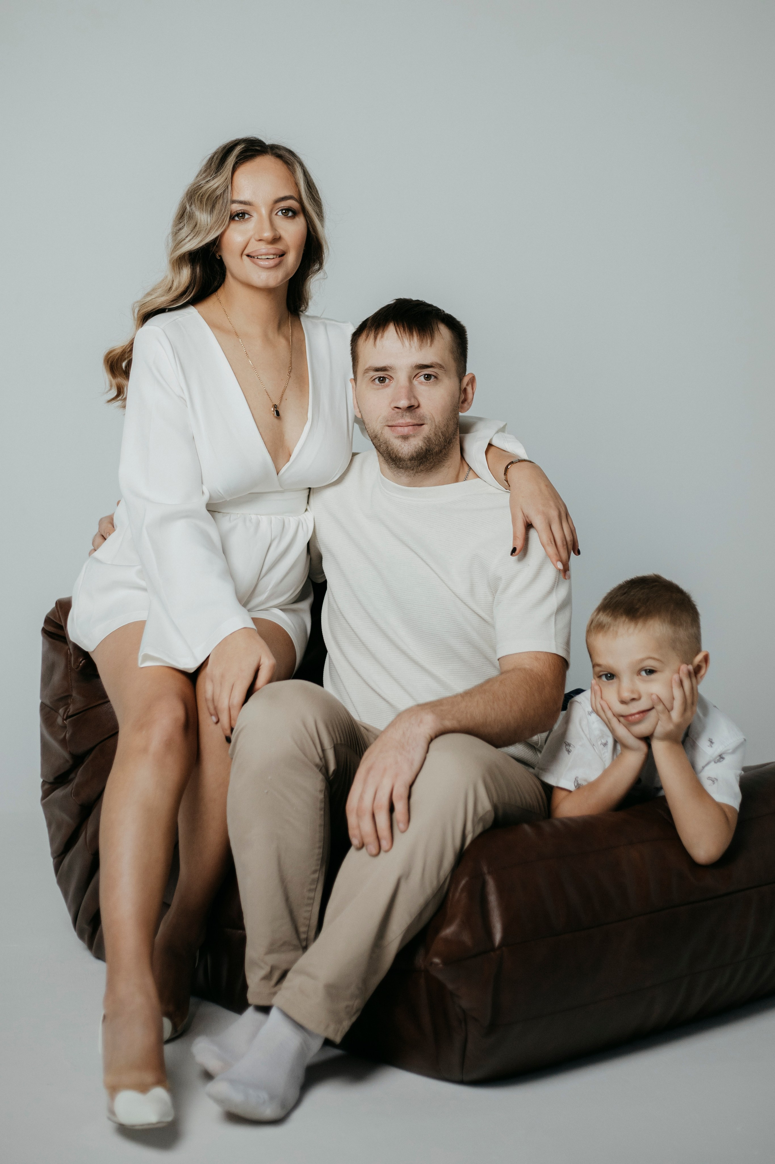 Семейная фотосессия в студии. Семейный и детский фотограф в Рязани Васюгова Мария