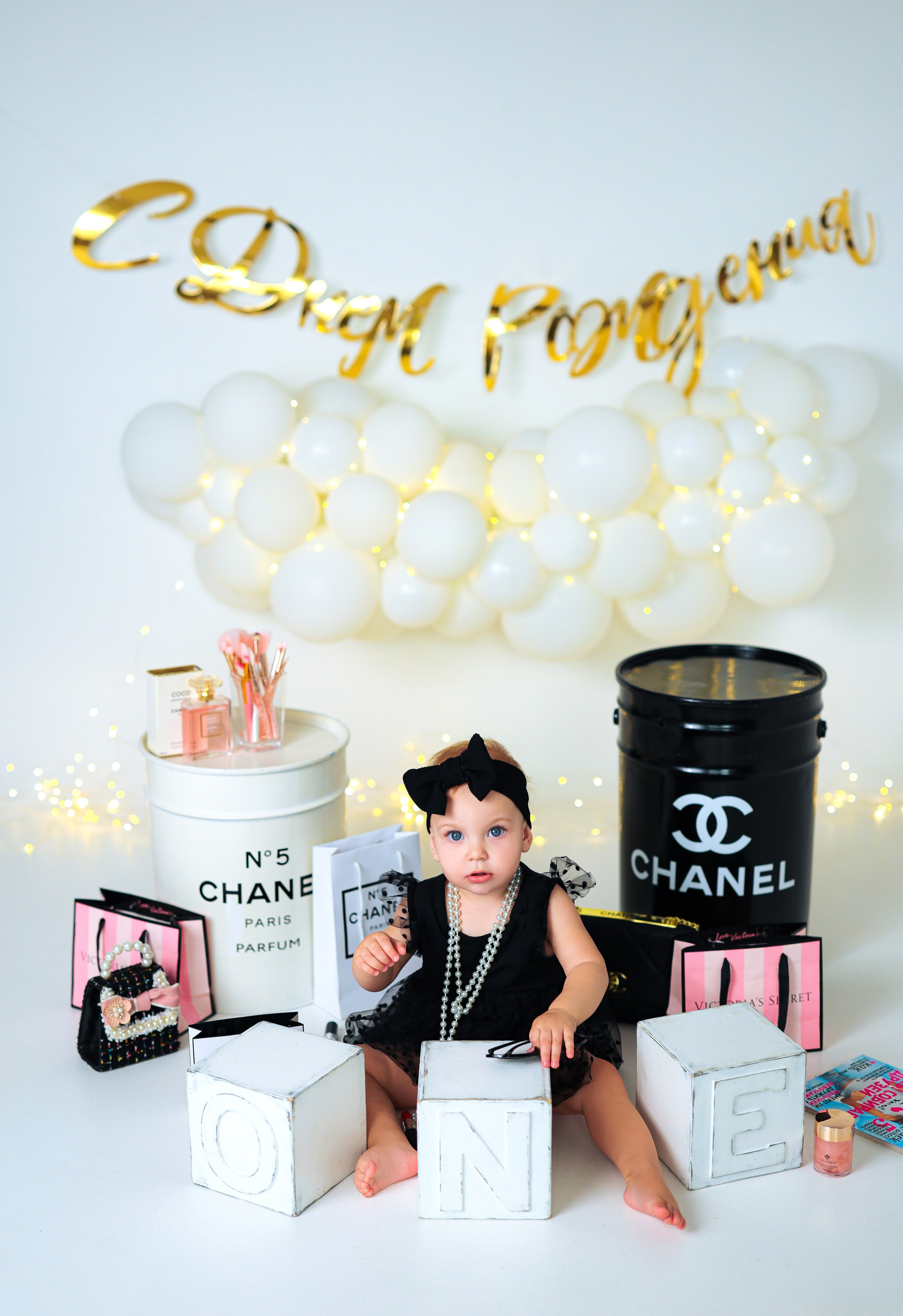 Малышки Антураж