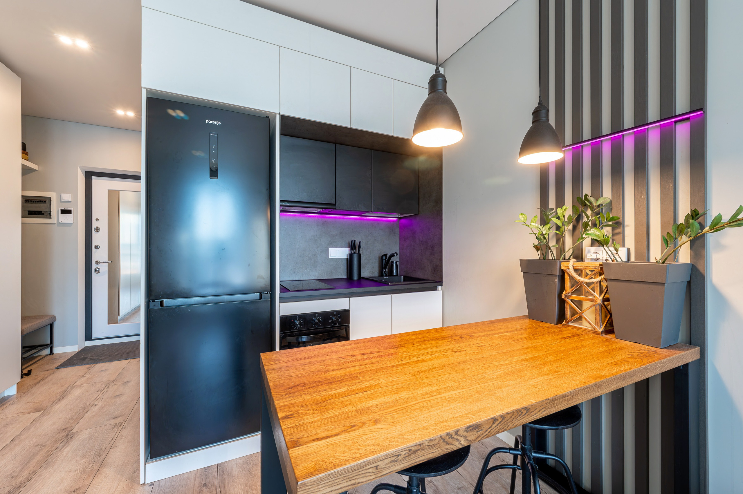 Студия на продажу, Лиговский пр-т. Интерьерный фотограф. Фото- видеосъемка недвижимости Санкт-Петербург