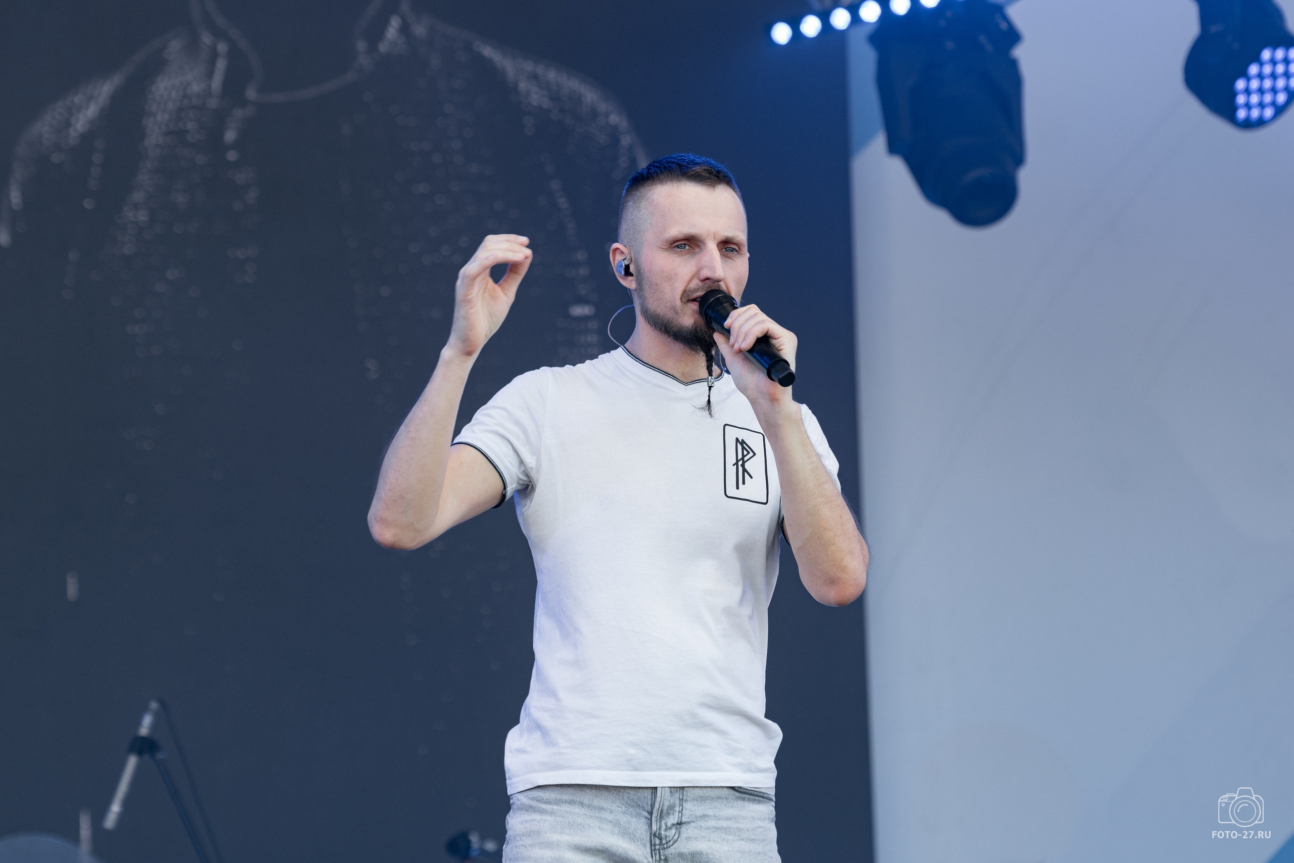 Антон Курдюмов фотограф в Хабаровске Рина Курдюмова фото27 foto27 Антон Дорофеев репортажный репортаж документалист Тони и Рина фотосоздатели ПаПаРоК Рок над Амуром 2024 фестиваль Хабаровск