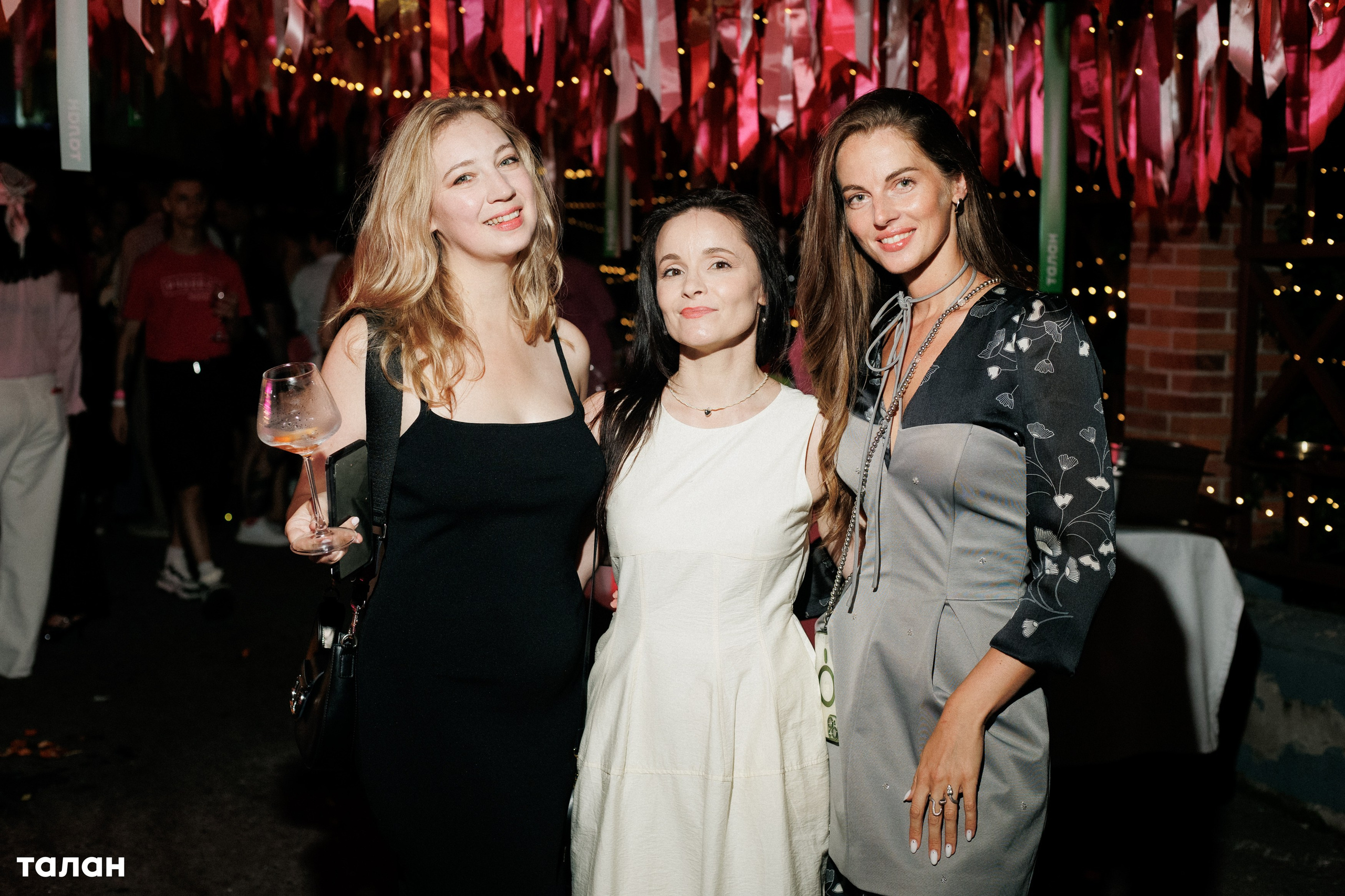 ВИНОТЕКА [бар+магаз] — BIRTHDAY PARTY. СВОИ. ФОТООТЧЕТЫ-СОБЫТИЯ-МЕСТА