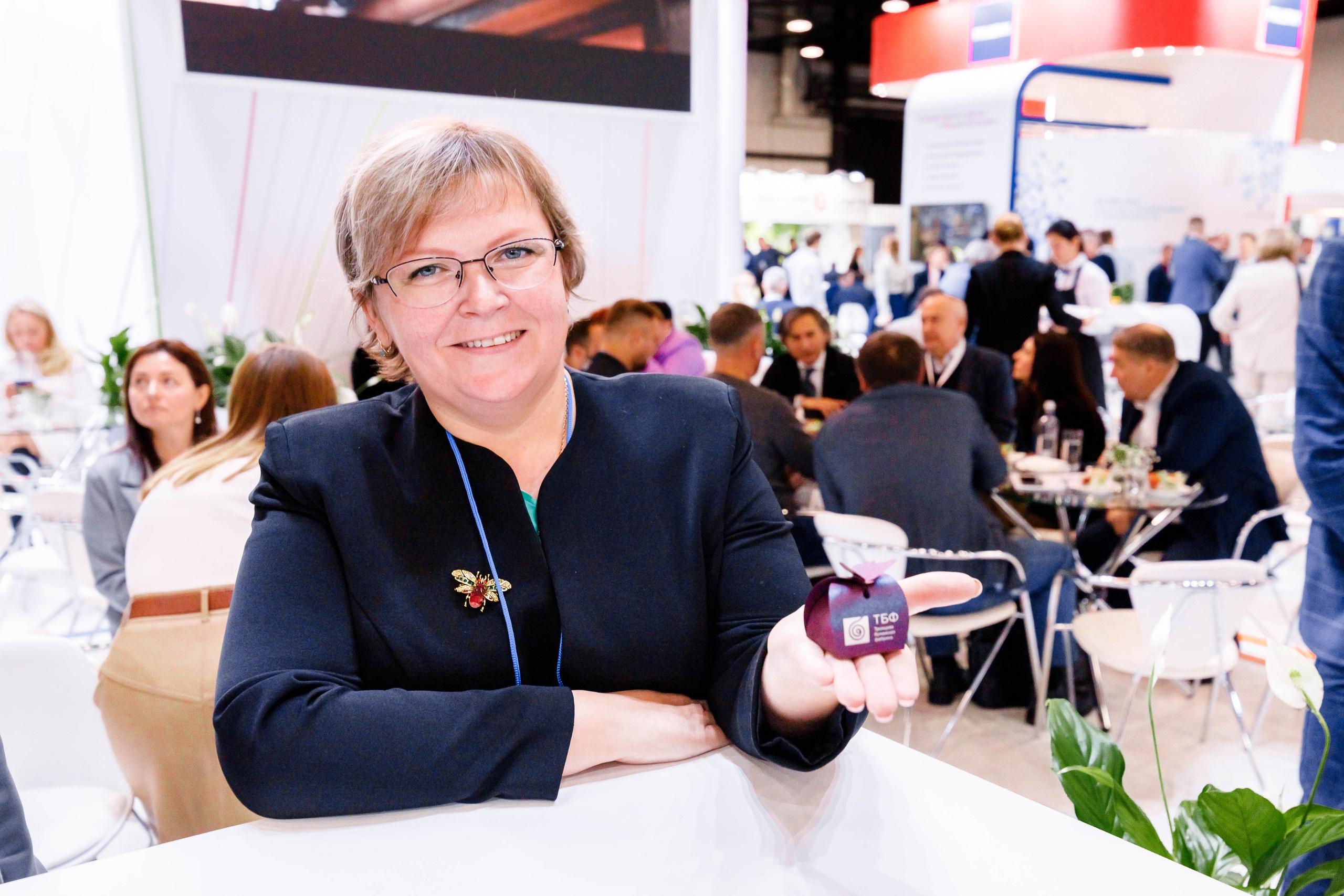 PulpFor, Работа стенда ОБФ (Объединенные бумажные фабрики). Репортажный фотограф в Москве Сергей Мирошников