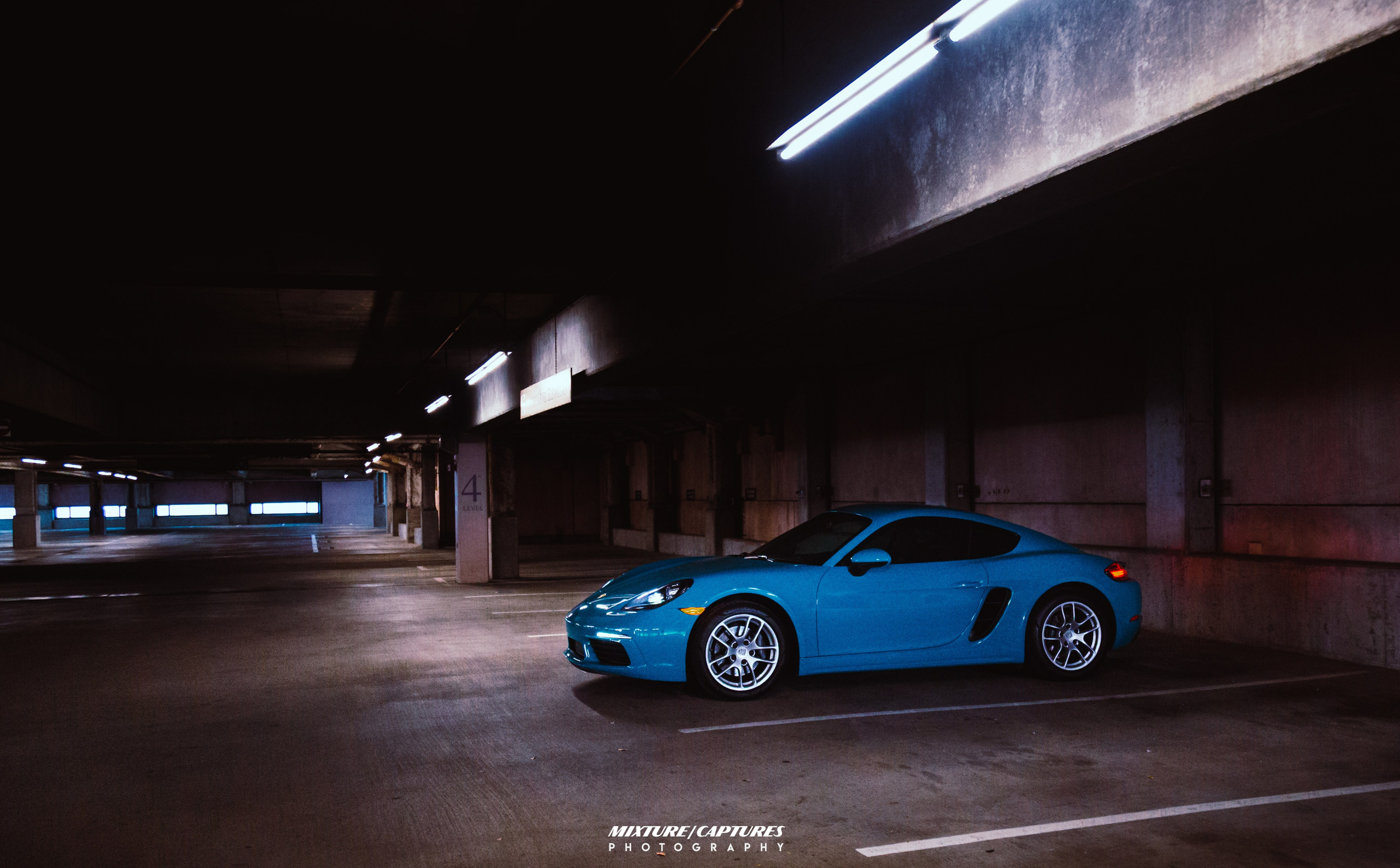 2019 Porsche 718 Cayman. Mixturecaptures