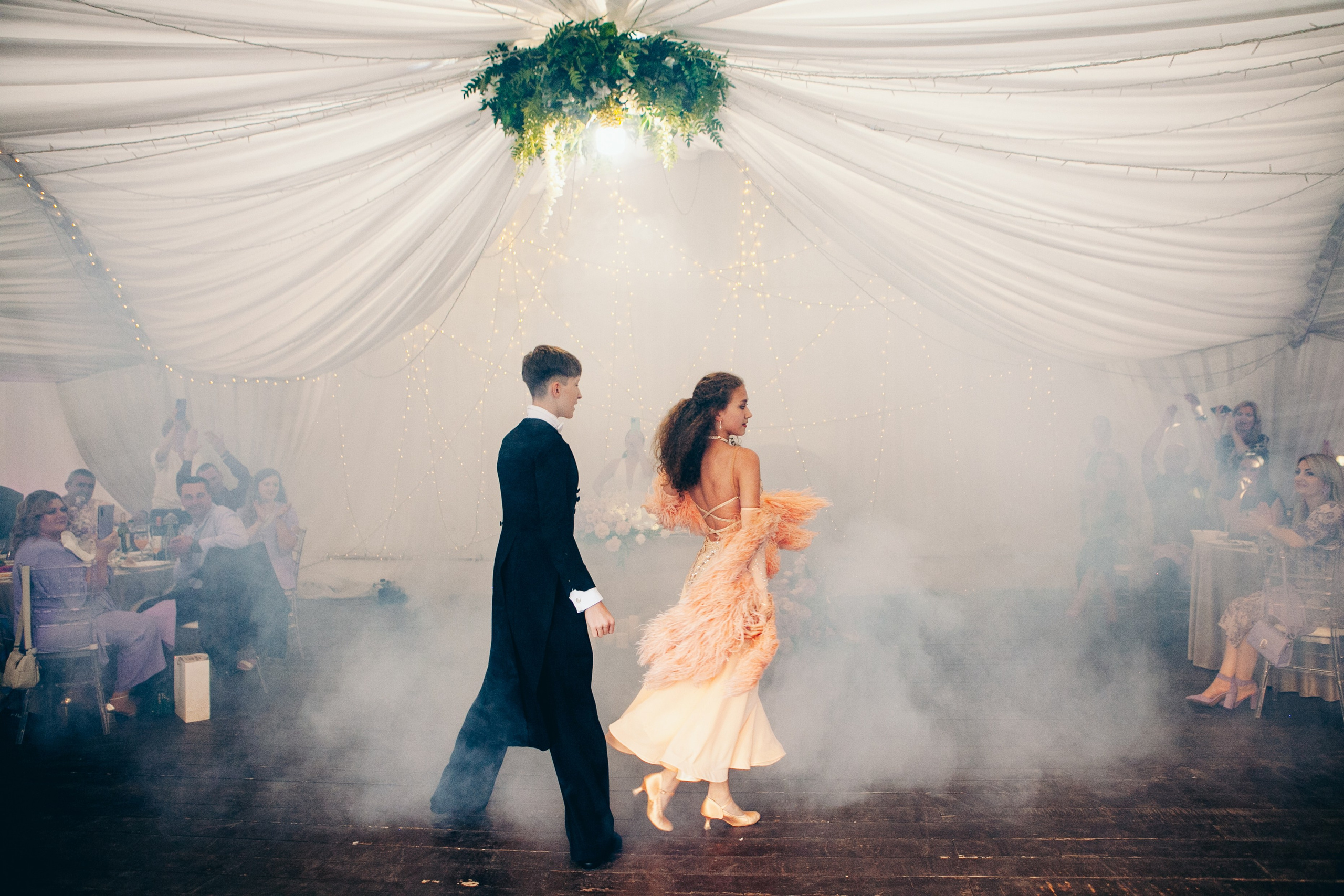 Свадебная фотосессия в отеле hartwell hotel и на патриарших прудах. Фотограф Ольга Ефремова