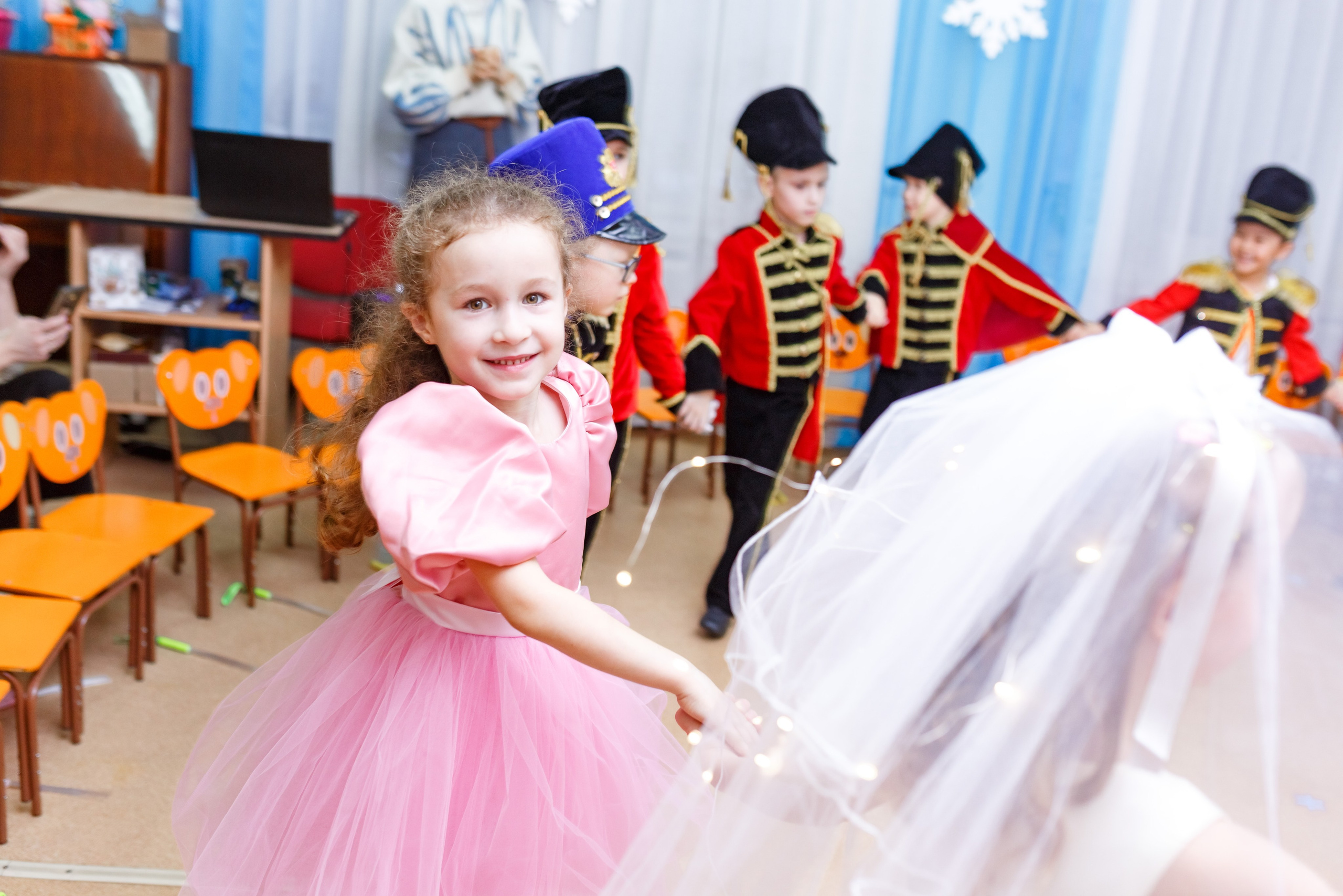 Фотограф Екатеринбург. Фотограф Верхняя Пышма. Фотограф Среднеуральск. Репортажная фотосъемка. Фотограф на утренник в Екатеринбурге.