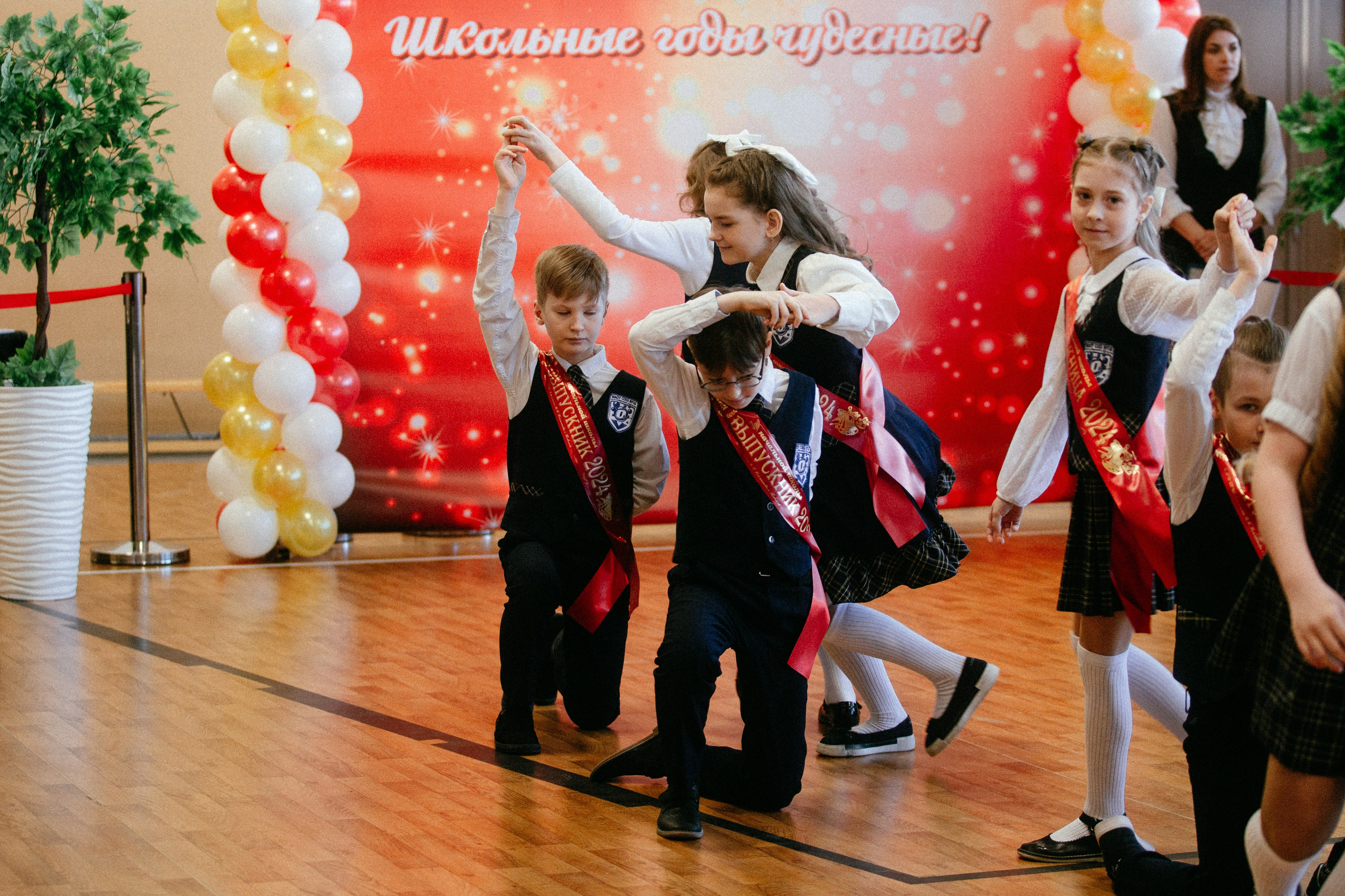 Выпускной в начальной школе. Арт-фотограф Крис Л. в Тобольске: портрет, семейные, свадьбы