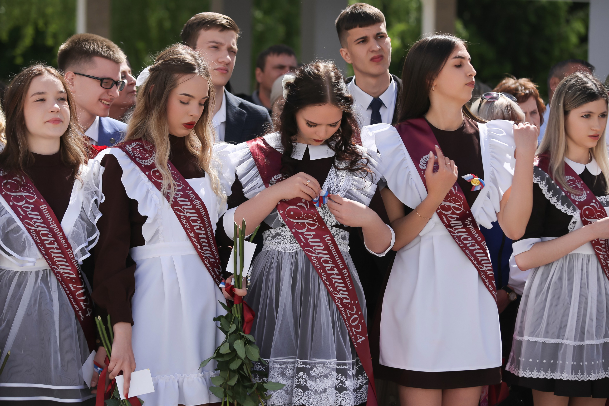 ЛИНЕЙКА «ПОСЛЕДНИЙ ЗВОНОК» 9 ШКОЛА 2024 г МЦЕНСК. ТВОЙ АЛЬБОМ / ТВОИ ПРАВИЛА