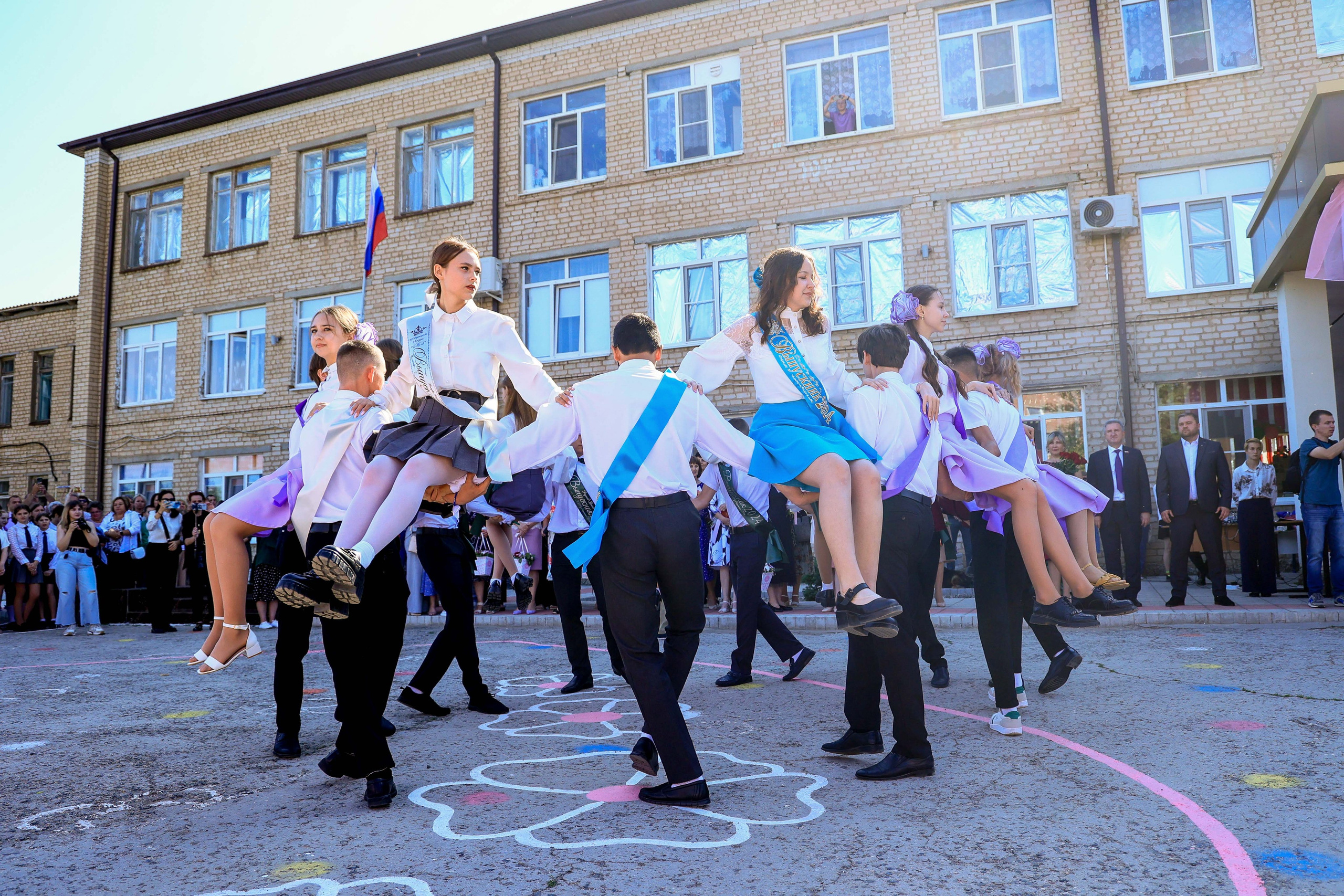 ШКОЛА ПОСЛЕДНИЙ ЗВОНОК. Свадебный фотограф — видеограф в г. Астрахань Екатерина Юмашева
