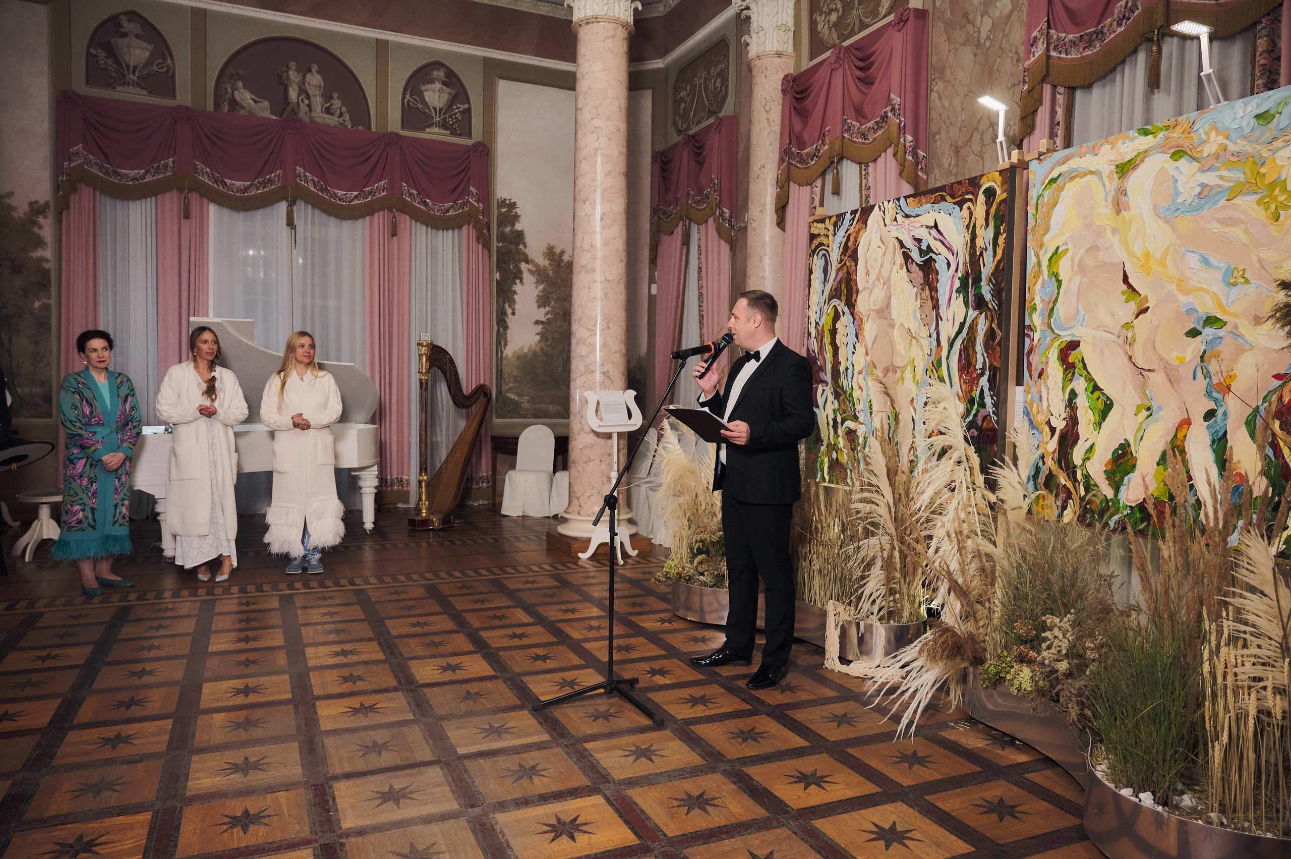 Открытие выставки 13.09.22. Никита Хохловский фото и видео продакшн