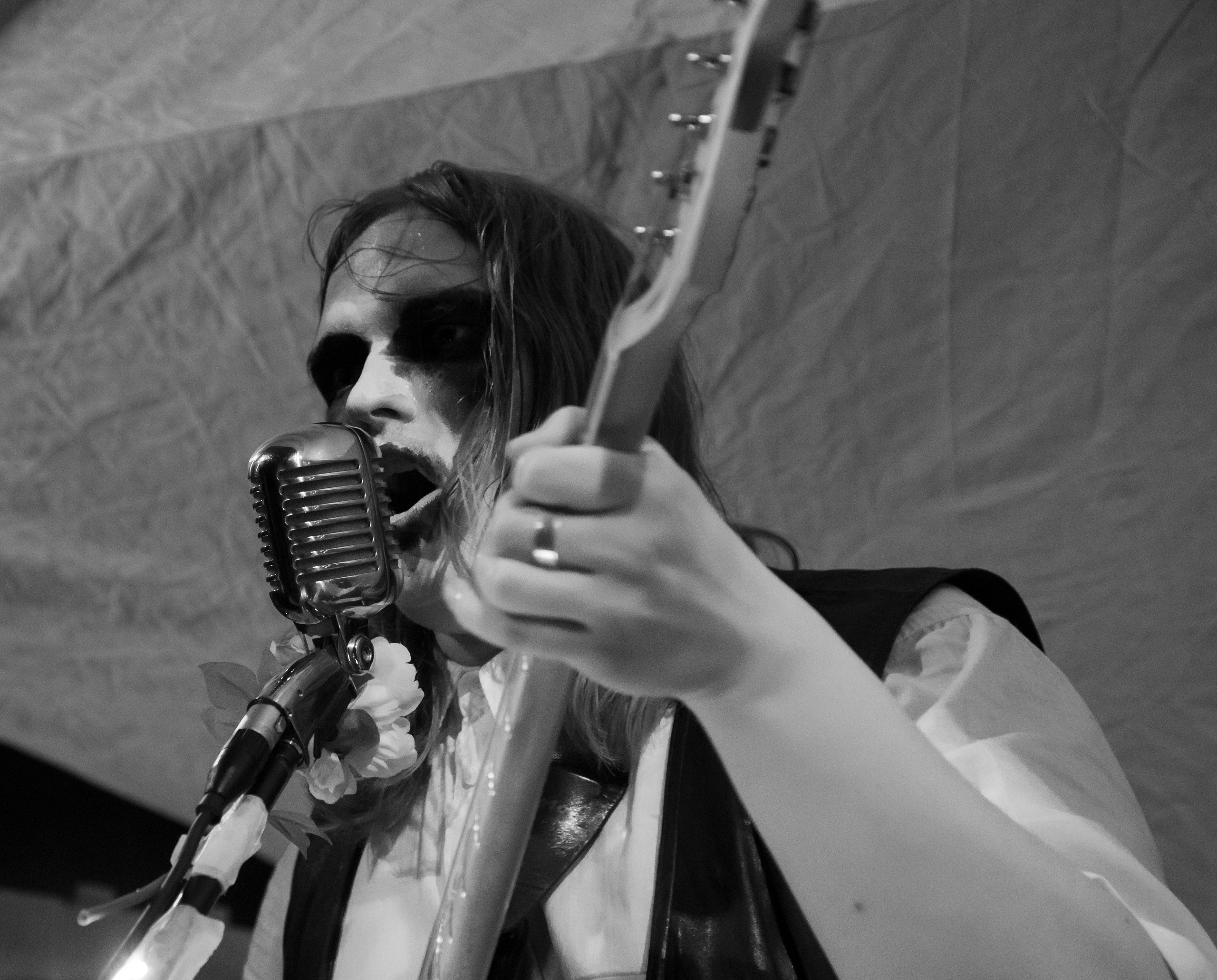 Муз. группа «Кабельщик». Сандра Ковалева | ЧБ фотограф