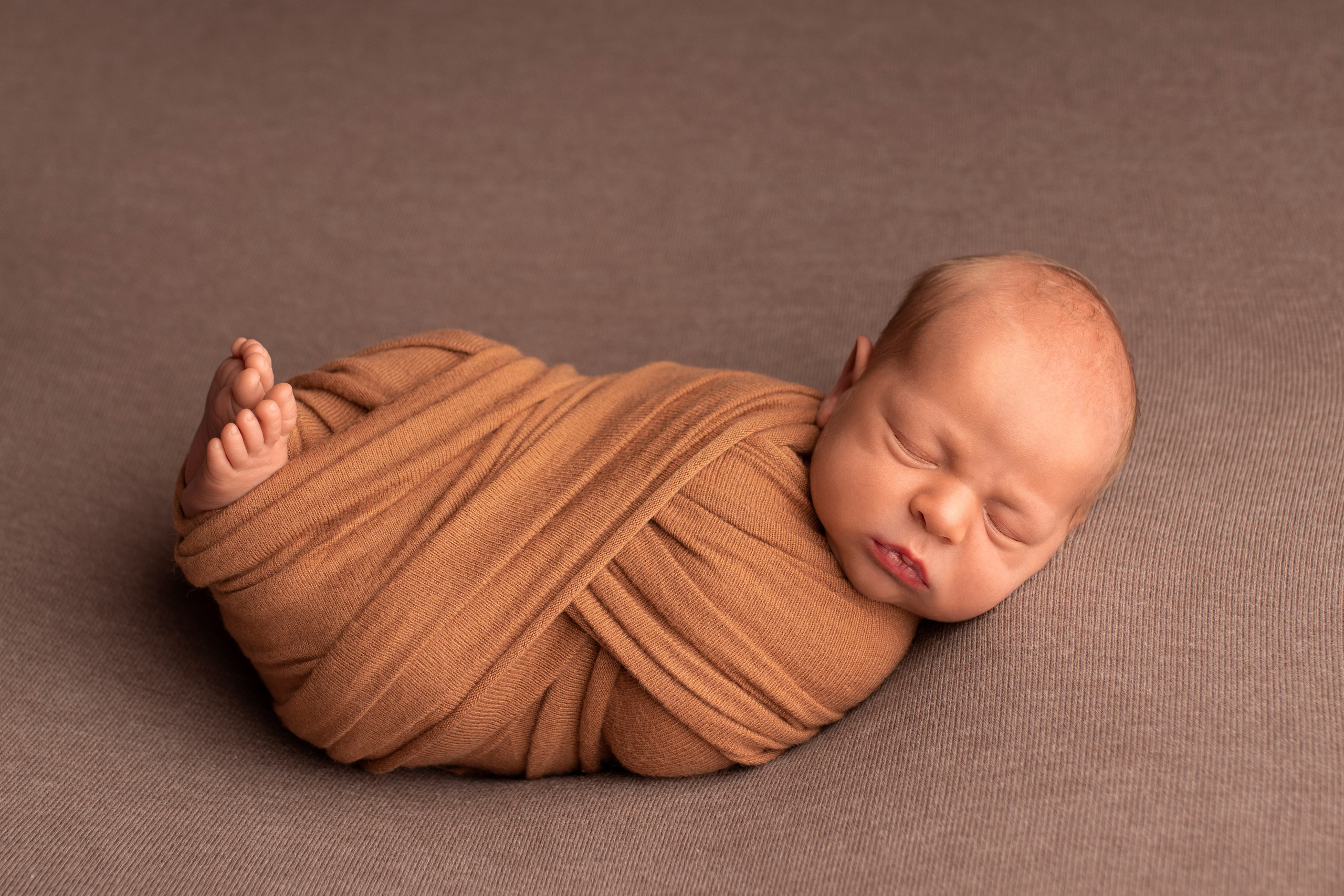 Красивые фотографии малышей у Вас дома. Фотограф новорождённых в Санкт-Петербурге Лилия Яковлева