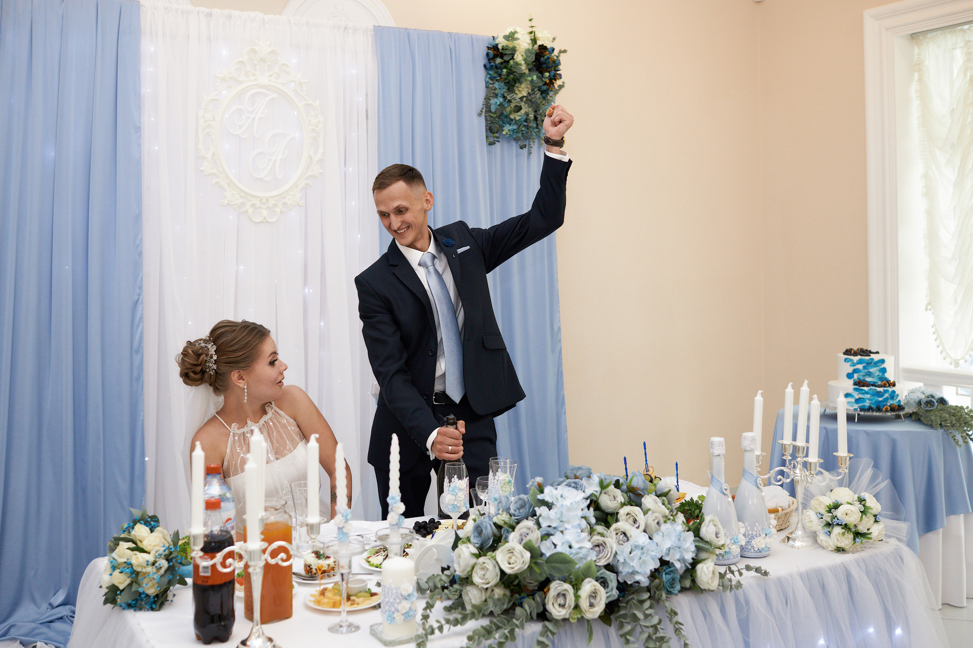 Свадебный день прогулка в сосновом лесу. Банкетный зал Акрополь. Фото видео съёмка в Белой Калитве дуэт Герман и Инна