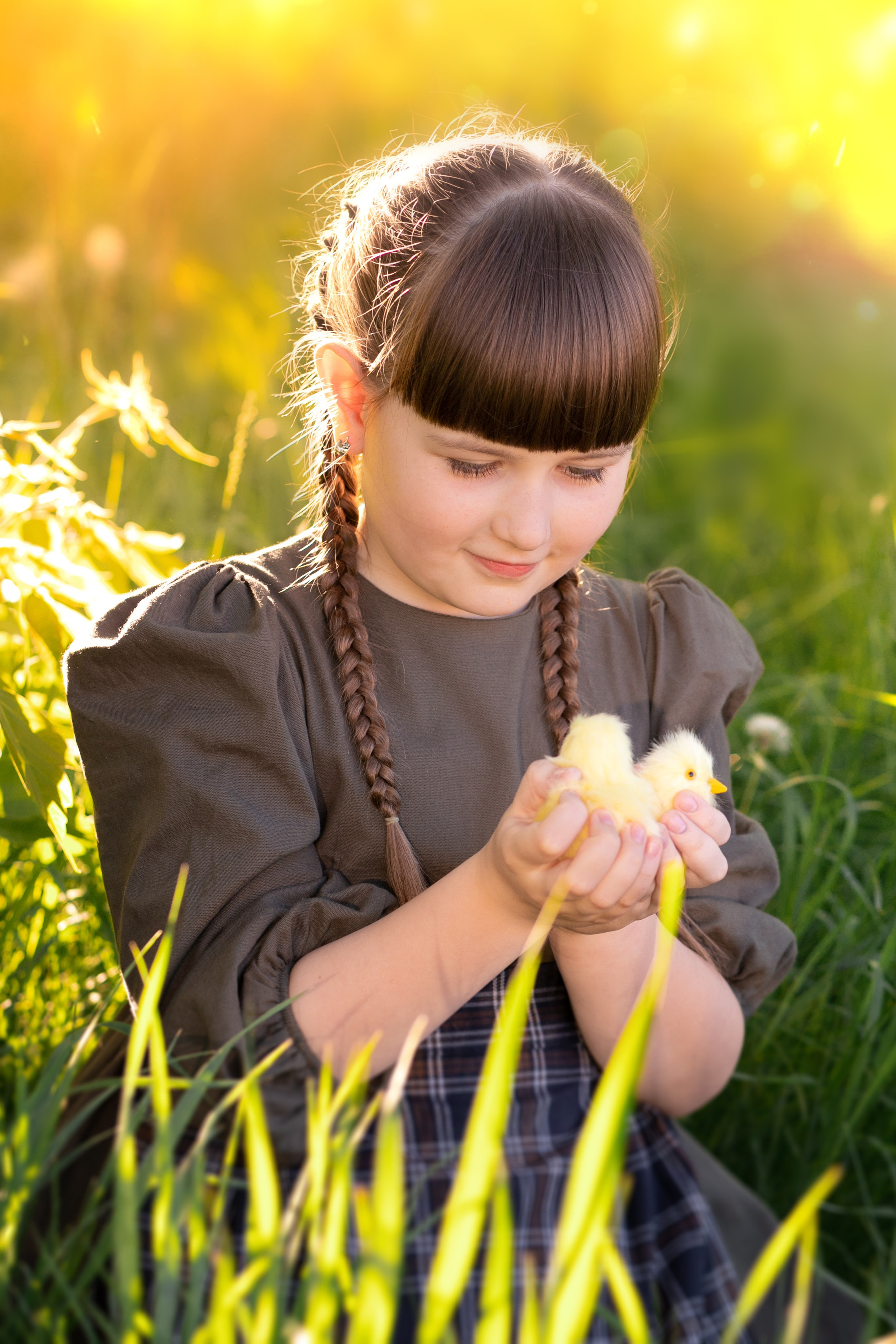 Девочка и цыплята. Фотограф Кравченко Юлия. Энгельс