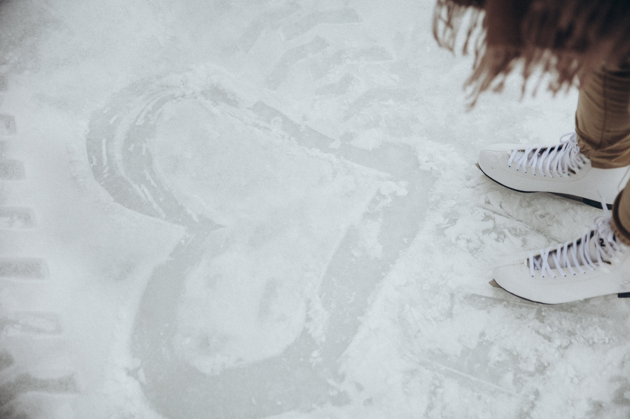 Зимняя фотосессия на катке фотосессия на коньках. Фотограф Владимир Москва