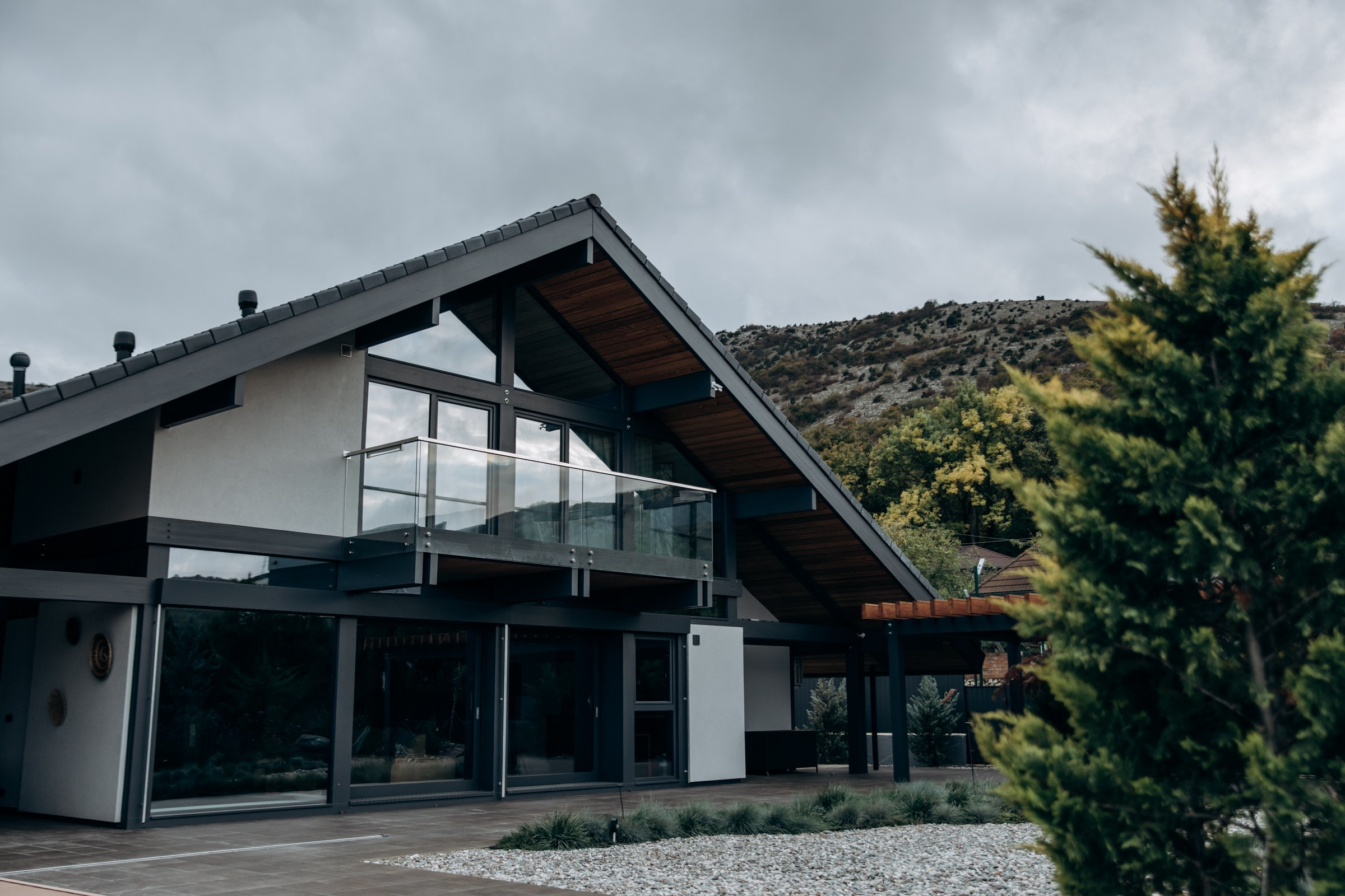 Съёмка для компании INTEQ HAUS из Москвы. Фотограф в Крыму — Федор зайцев. Свадебная, семейная и портретная съёмка. Фотографии для контента, для бизнеса. Корпоративная съёмка