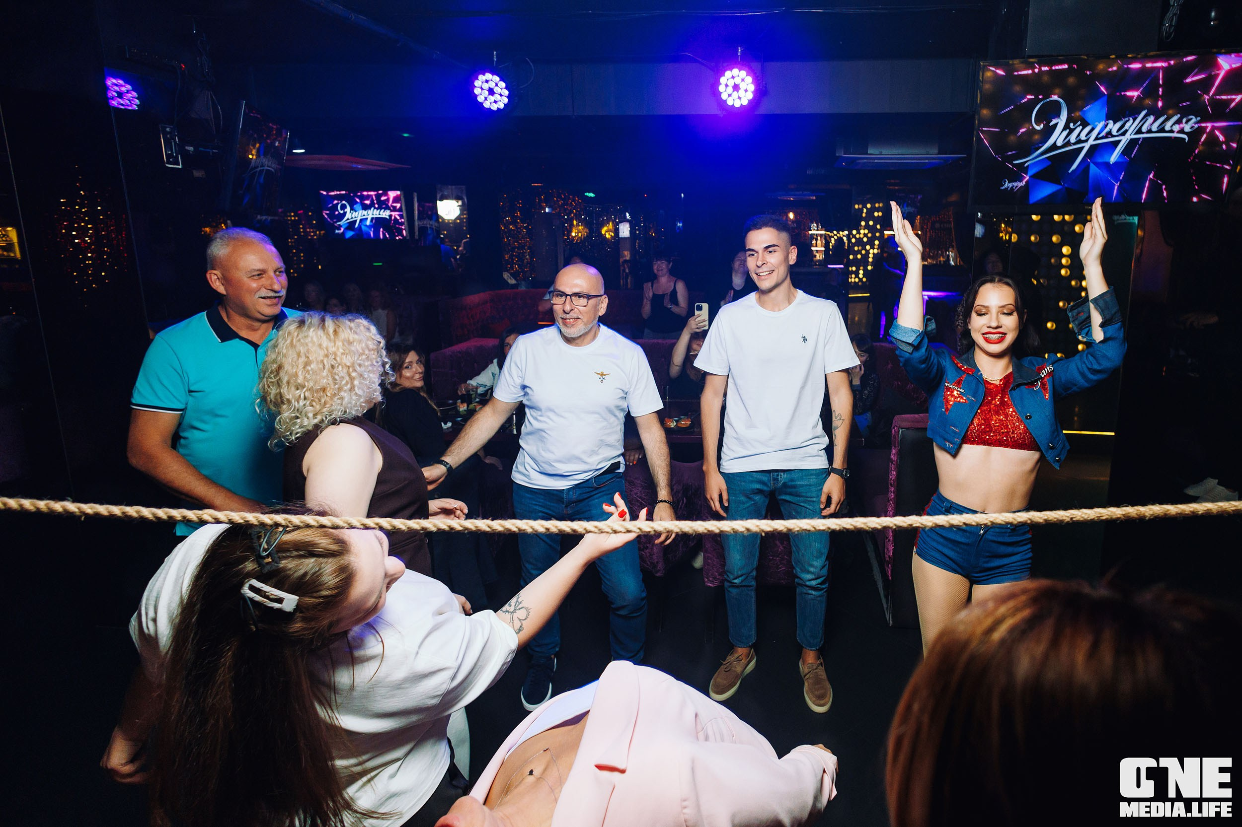 Фоторепортаж из караоке-клуба Эйфория. One Media Life: фоторепортажи, фотоотчеты с мероприятий и заведений