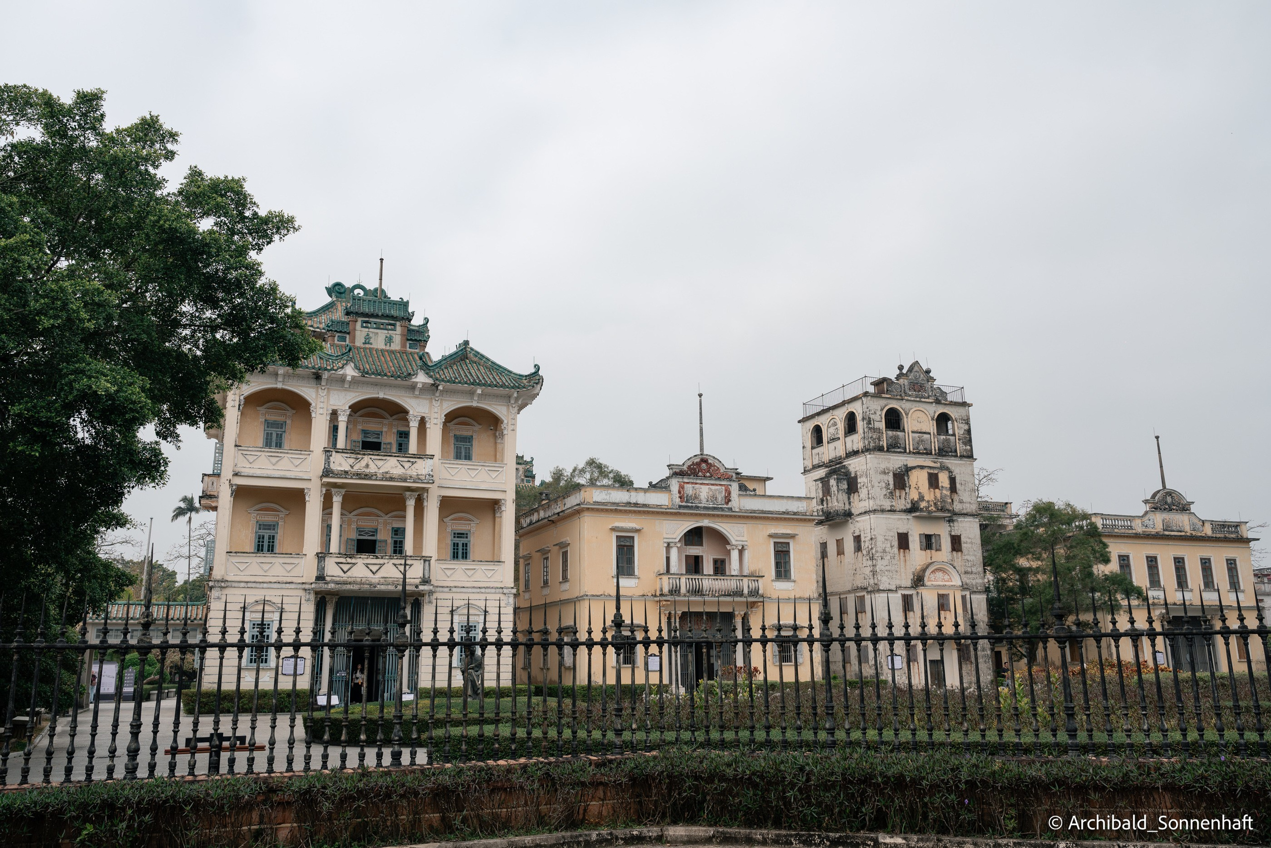 Diaolou in Kaiping. Photographer in Guangzhou, China. Archibald Sonnenhaft