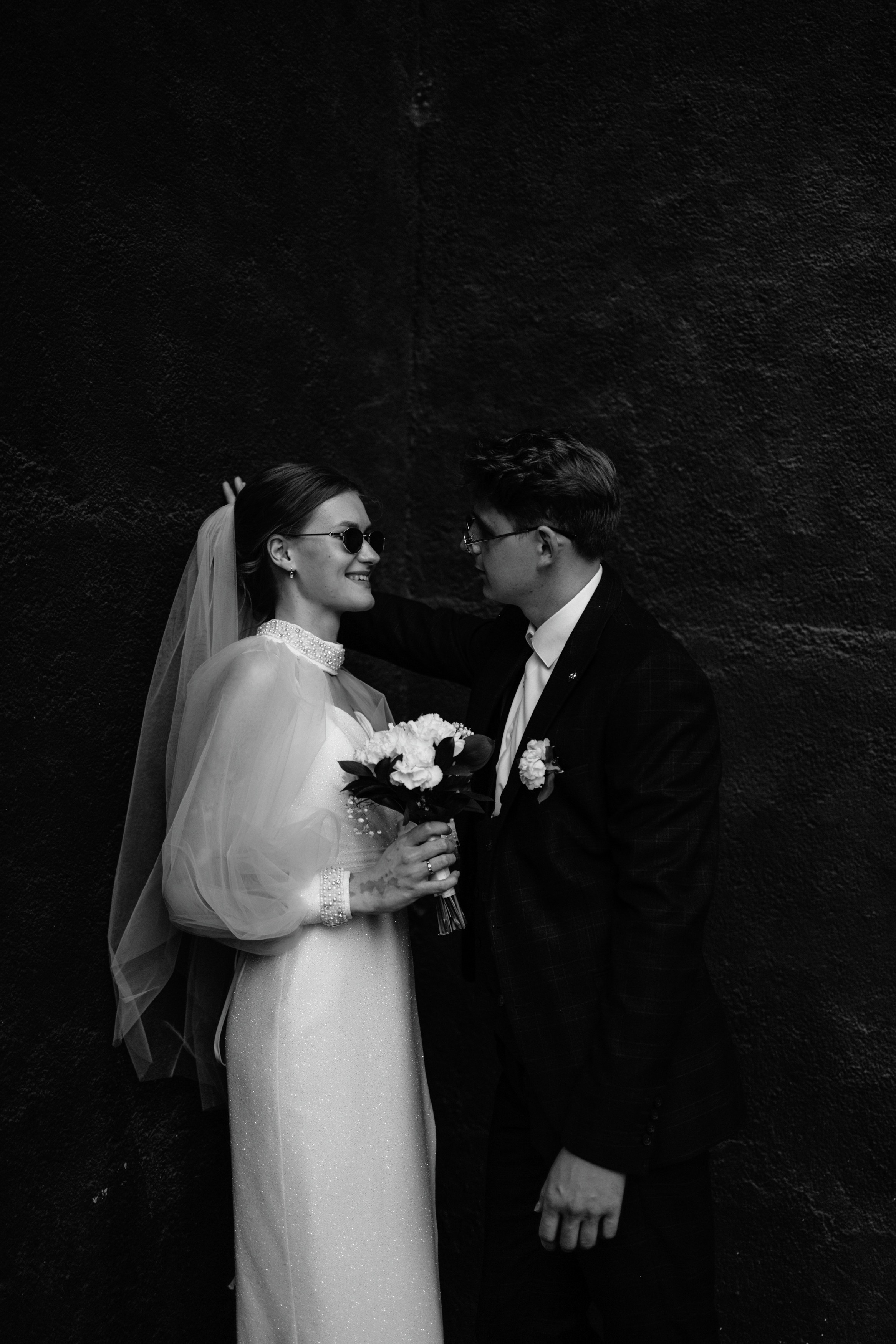 Владислав и Юлия Вечерняя прогулка по городу. Свадебный Фотограф в Иркутске Екатерина Елисеева