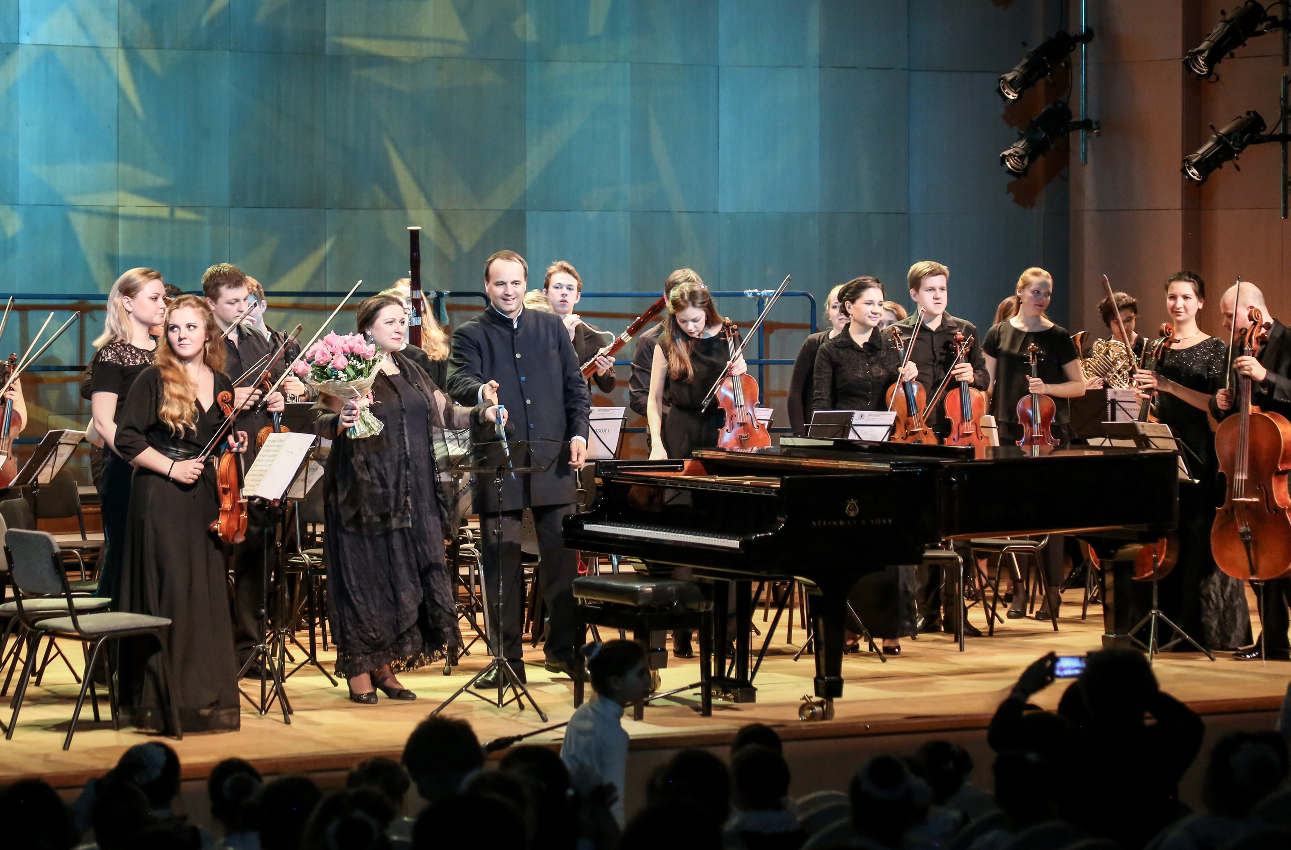 Юбилей Бетховенской школы. Дарья Письменюк / Darya Leitstern — фотограф, музыкант, журналист, путешественник