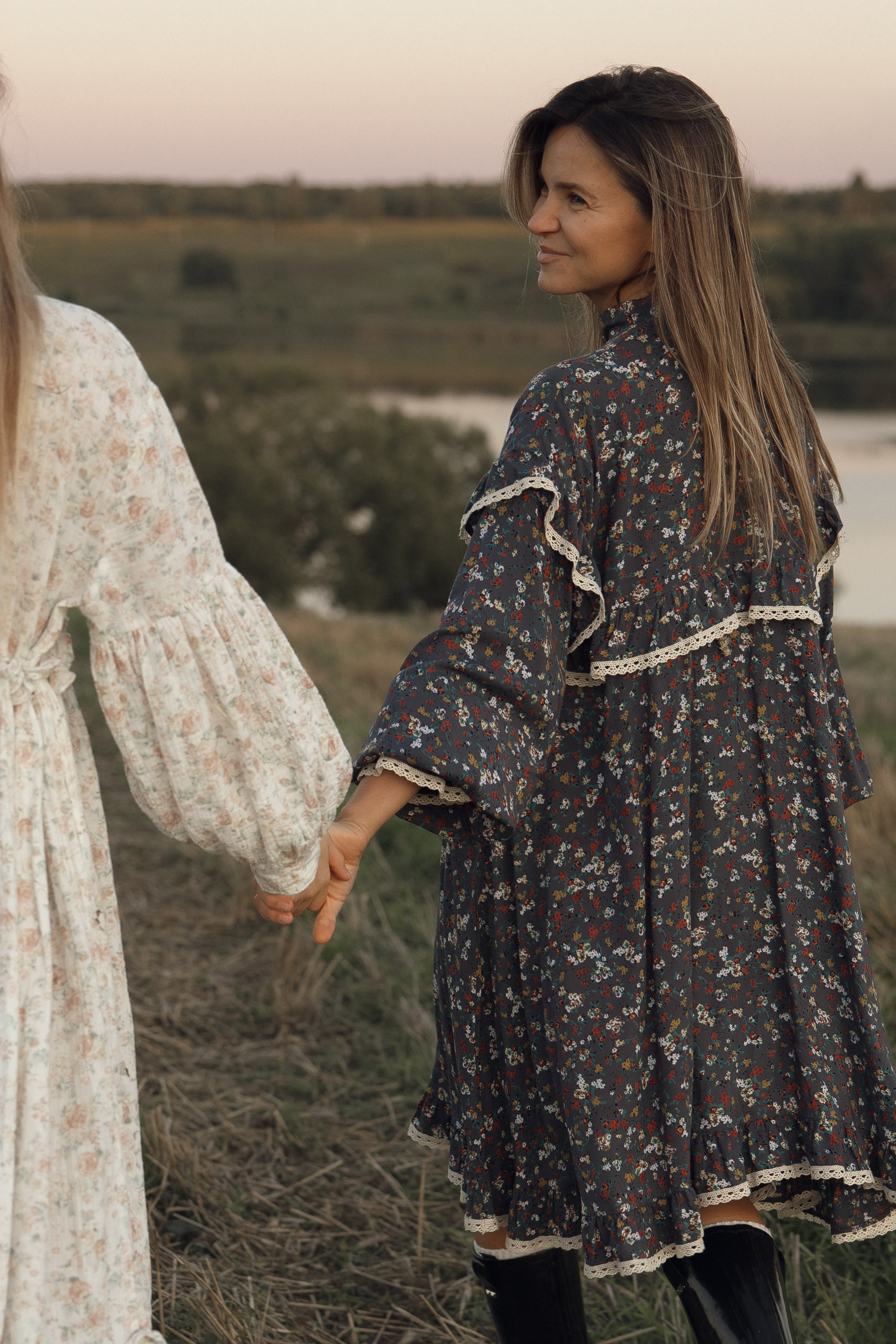 Поле. Мама и дочка. Семейный фотограф в городе Тула Любовь Сабирова