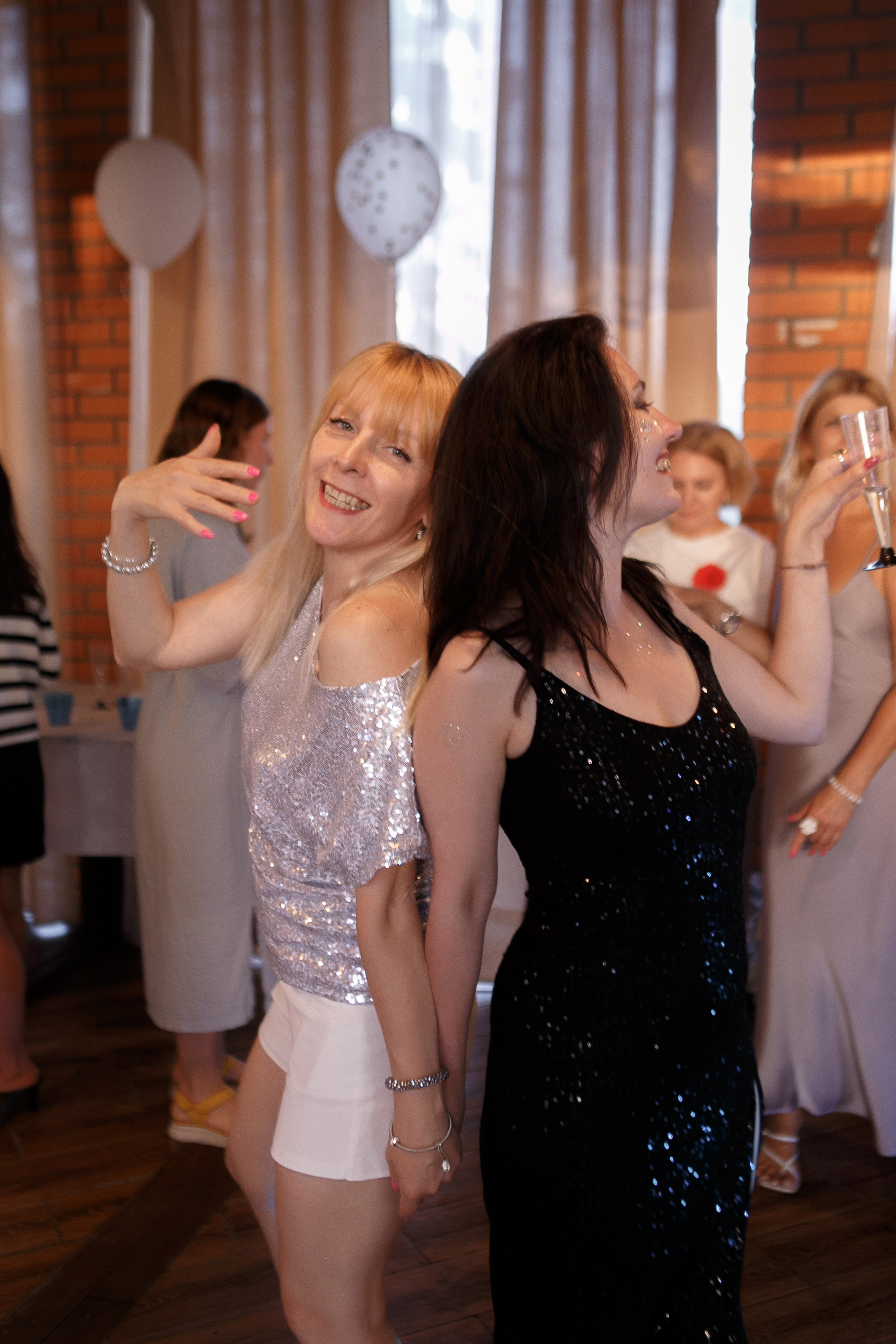 Репортаж с вечеринки в яхт клубе. Главная