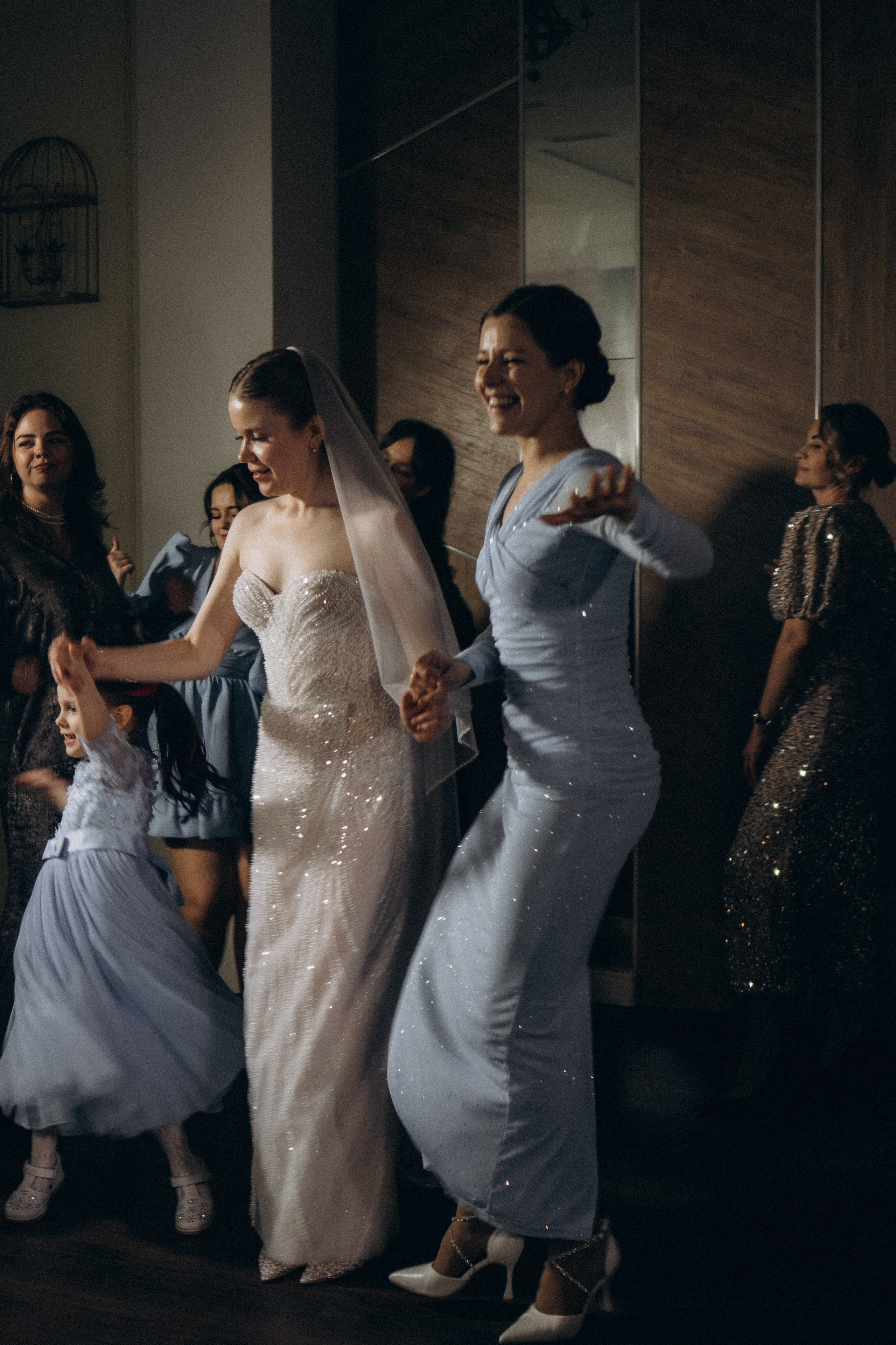 СВАДЕБНАЯ СЬЕМКА СБОРОВ В ОТЕЛЕ И ВЫЕЗД НА ЦЕРЕМОНИЮ (СНЯТО В СИБИРЕ В НИЖНЕВАРТОВСКЕ). Профессиональный фотограф, Санкт-Петербург — Виктория Богомолова